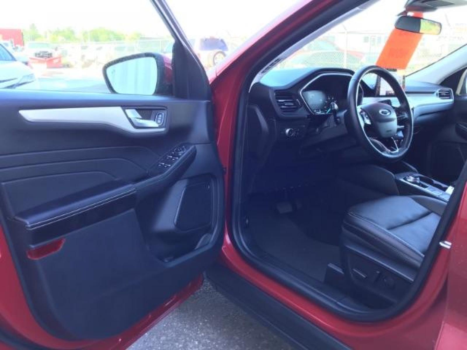 2021 Rapid Red Metallic Tinted Clearcoat /Ebony Ford Escape SEL AWD (1FMCU9H62MU) with an 1.5L L3 engine, 8-Speed Automatic transmission, located at 1235 N Woodruff Ave., Idaho Falls, 83401, (208) 523-1053, 43.507172, -112.000488 - Photo #9