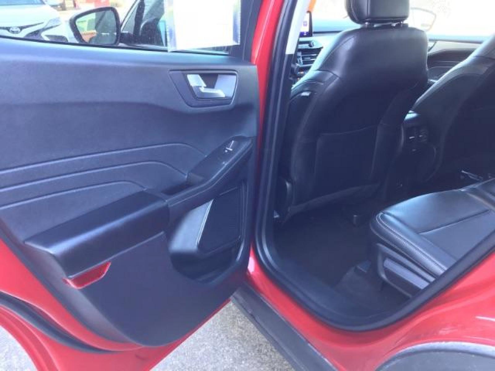 2021 Rapid Red Metallic Tinted Clearcoat /Ebony Ford Escape SEL AWD (1FMCU9H62MU) with an 1.5L L3 engine, 8-Speed Automatic transmission, located at 1235 N Woodruff Ave., Idaho Falls, 83401, (208) 523-1053, 43.507172, -112.000488 - Photo #13