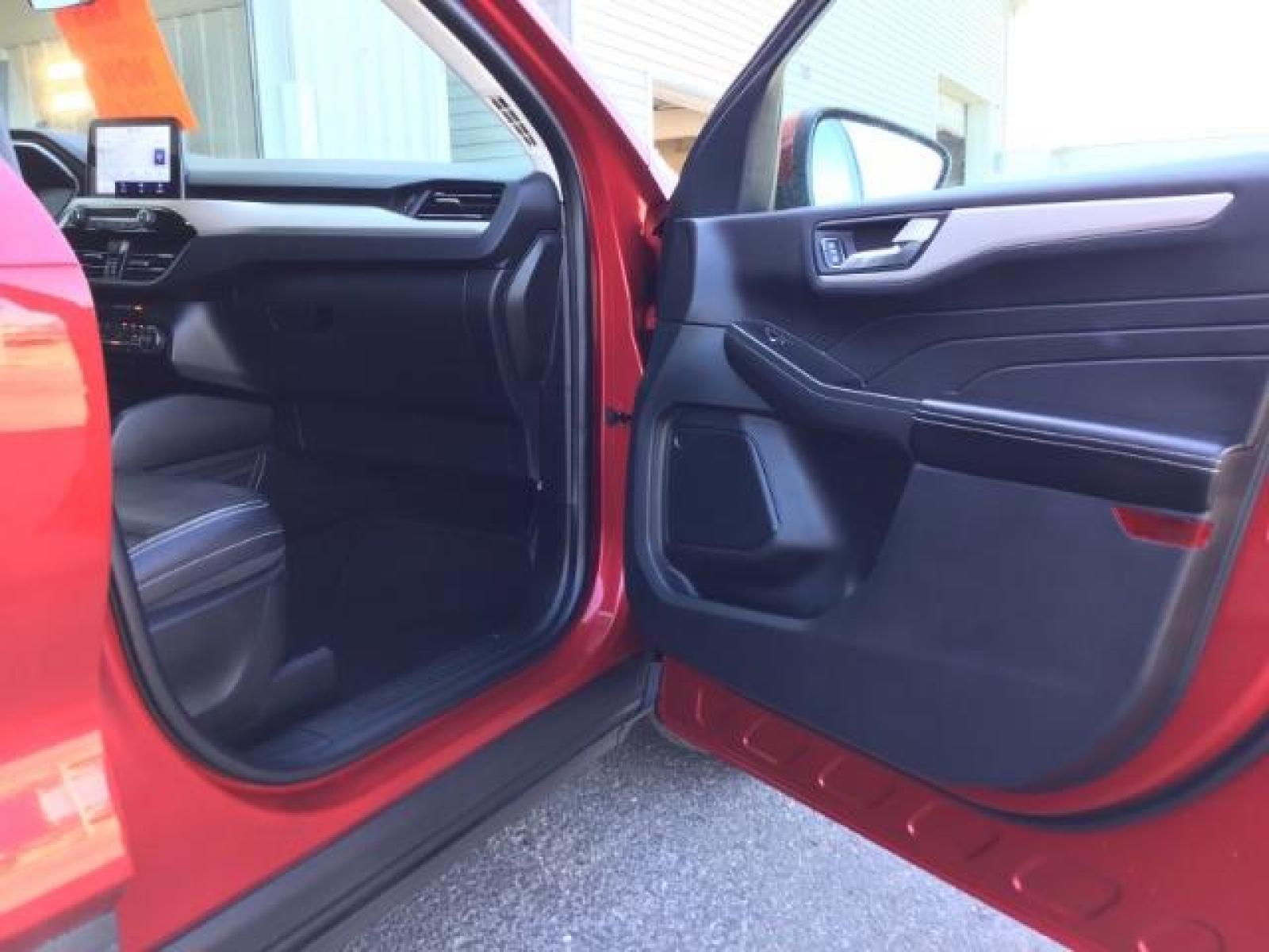 2021 Rapid Red Metallic Tinted Clearcoat /Ebony Ford Escape SEL AWD (1FMCU9H62MU) with an 1.5L L3 engine, 8-Speed Automatic transmission, located at 1235 N Woodruff Ave., Idaho Falls, 83401, (208) 523-1053, 43.507172, -112.000488 - Photo #19