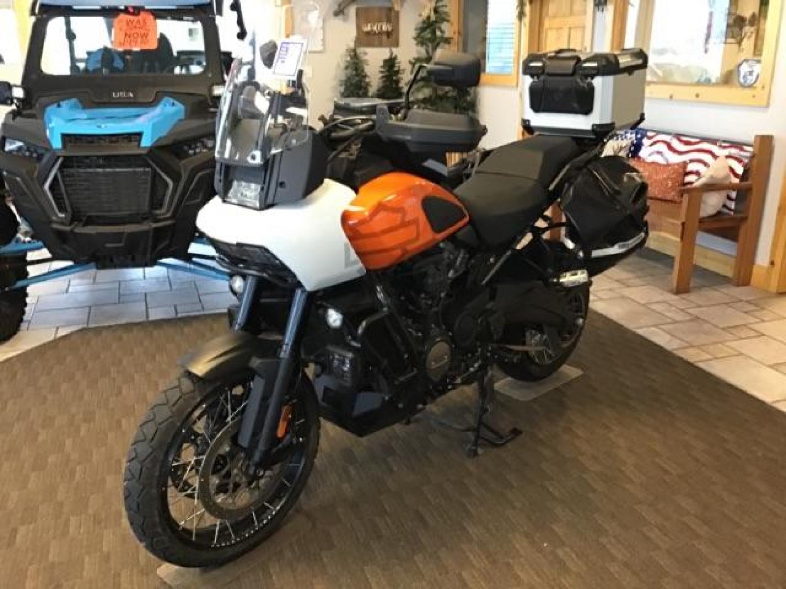 2021 ORANGE Harley-Davidson RA1250 S - (1HD1ZES1XMB) , located at 1235 N Woodruff Ave., Idaho Falls, 83401, (208) 523-1053, 43.507172, -112.000488 - This 2021 Harley Davidson RA 250S, has low miles. It has 1141 miles. It is a local trade in. Has all of the bags to put all of your travel gear in. At Timberline Auto it is always easy to find a great deal on your next vehicle! Our experienced sales staff can help find the right vehicle that will fi - Photo #0