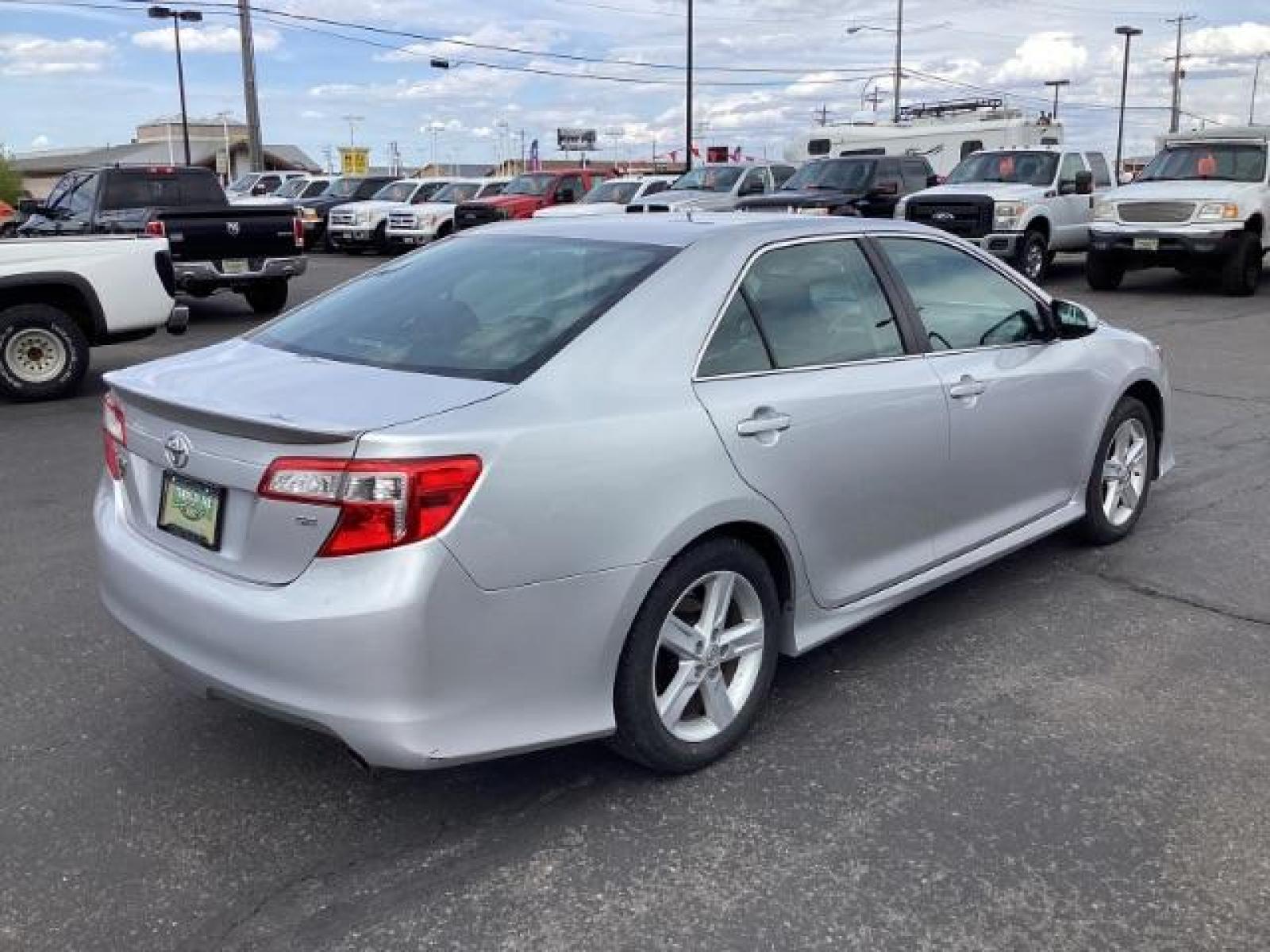 2014 Classic Silver Metallic /Black/Ash 2-Tone Toyota Camry SE (4T1BF1FK9EU) with an 2.5L L4 DOHC 16V engine, 6-Speed Automatic transmission, located at 1235 N Woodruff Ave., Idaho Falls, 83401, (208) 523-1053, 43.507172, -112.000488 - The 2014 Toyota Camry SE is a midsize sedan known for its reliability, comfort, and sporty design. Here are the key features you might find on the 2014 Toyota Camry SE: Engine: Typically equipped with a 2.5-liter inline-four engine producing around 178 horsepower and 170 lb-ft of torque, paired wit - Photo #4