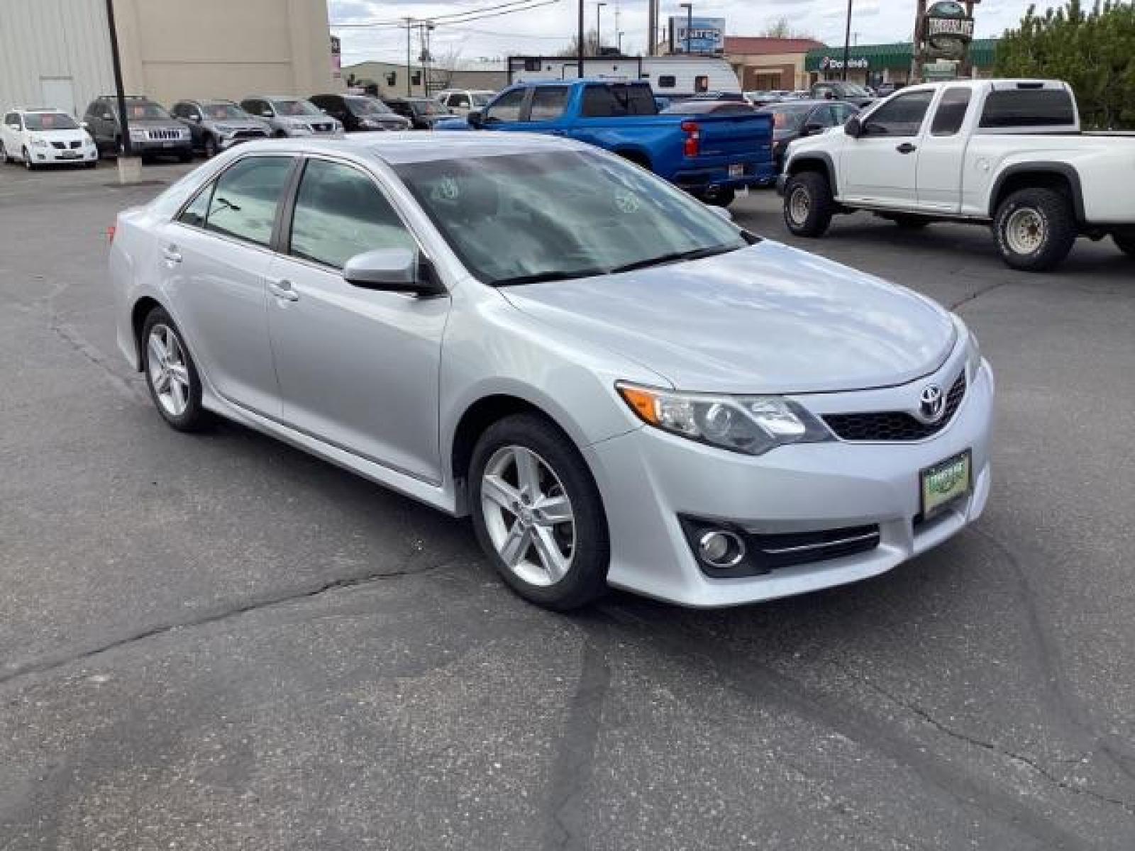 2014 Classic Silver Metallic /Black/Ash 2-Tone Toyota Camry SE (4T1BF1FK9EU) with an 2.5L L4 DOHC 16V engine, 6-Speed Automatic transmission, located at 1235 N Woodruff Ave., Idaho Falls, 83401, (208) 523-1053, 43.507172, -112.000488 - The 2014 Toyota Camry SE is a midsize sedan known for its reliability, comfort, and sporty design. Here are the key features you might find on the 2014 Toyota Camry SE: Engine: Typically equipped with a 2.5-liter inline-four engine producing around 178 horsepower and 170 lb-ft of torque, paired wit - Photo #6