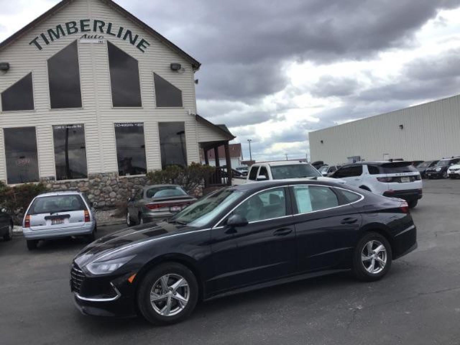 2020 BLACK Hyundai Sonata SE (5NPEG4JA2LH) with an 2.5L L4 DOHC 16V engine, 8-Speed Automatic transmission, located at 1235 N Woodruff Ave., Idaho Falls, 83401, (208) 523-1053, 43.507172, -112.000488 - The 2020 Sonata featured a completely redesigned exterior, characterized by a sleek coupe-like profile and Hyundai's Sensuous Sportiness design philosophy. It had a prominent front grille, LED headlights, and a fastback-style roofline, giving it a more upscale and dynamic appearance compared to its - Photo #0