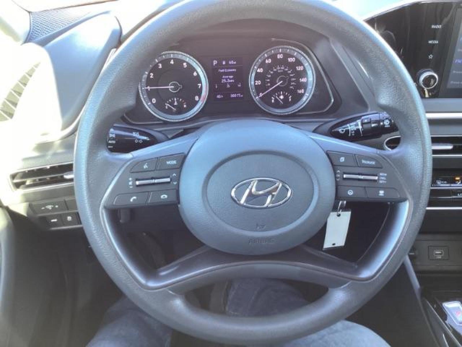 2020 BLACK Hyundai Sonata SE (5NPEG4JA2LH) with an 2.5L L4 DOHC 16V engine, 8-Speed Automatic transmission, located at 1235 N Woodruff Ave., Idaho Falls, 83401, (208) 523-1053, 43.507172, -112.000488 - The 2020 Sonata featured a completely redesigned exterior, characterized by a sleek coupe-like profile and Hyundai's Sensuous Sportiness design philosophy. It had a prominent front grille, LED headlights, and a fastback-style roofline, giving it a more upscale and dynamic appearance compared to its - Photo #16