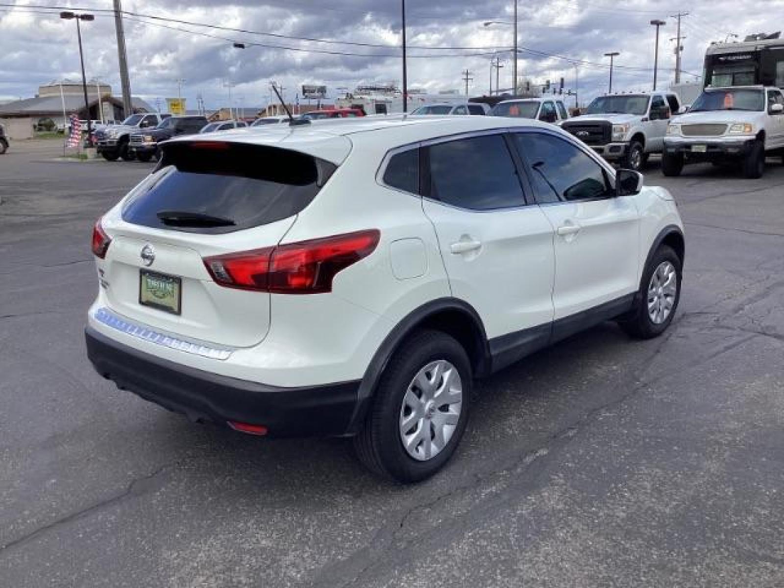 2018 Nissan Rogue Sport NA (JN1BJ1CP6JW) with an 2.0 engine, AUTO transmission, located at 1235 N Woodruff Ave., Idaho Falls, 83401, (208) 523-1053, 43.507172, -112.000488 - Photo #4