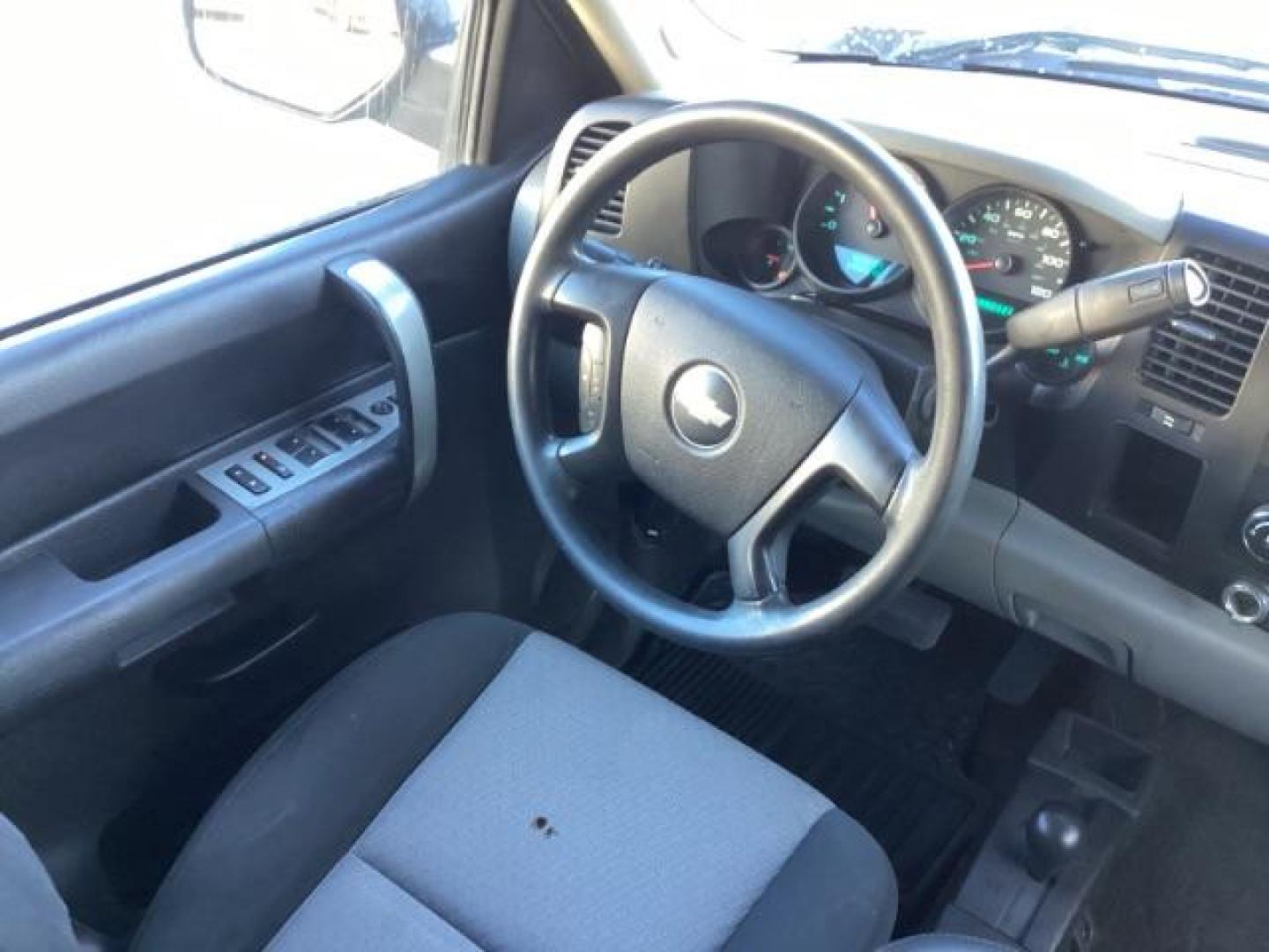 2009 pewter Chevrolet Silverado 1500 LS Crew Cab 4WD (3GCEK13C39G) with an 4.8L V8 OHV 16V engine, 4-Speed Automatic transmission, located at 1235 N Woodruff Ave., Idaho Falls, 83401, (208) 523-1053, 43.507172, -112.000488 - Photo#11