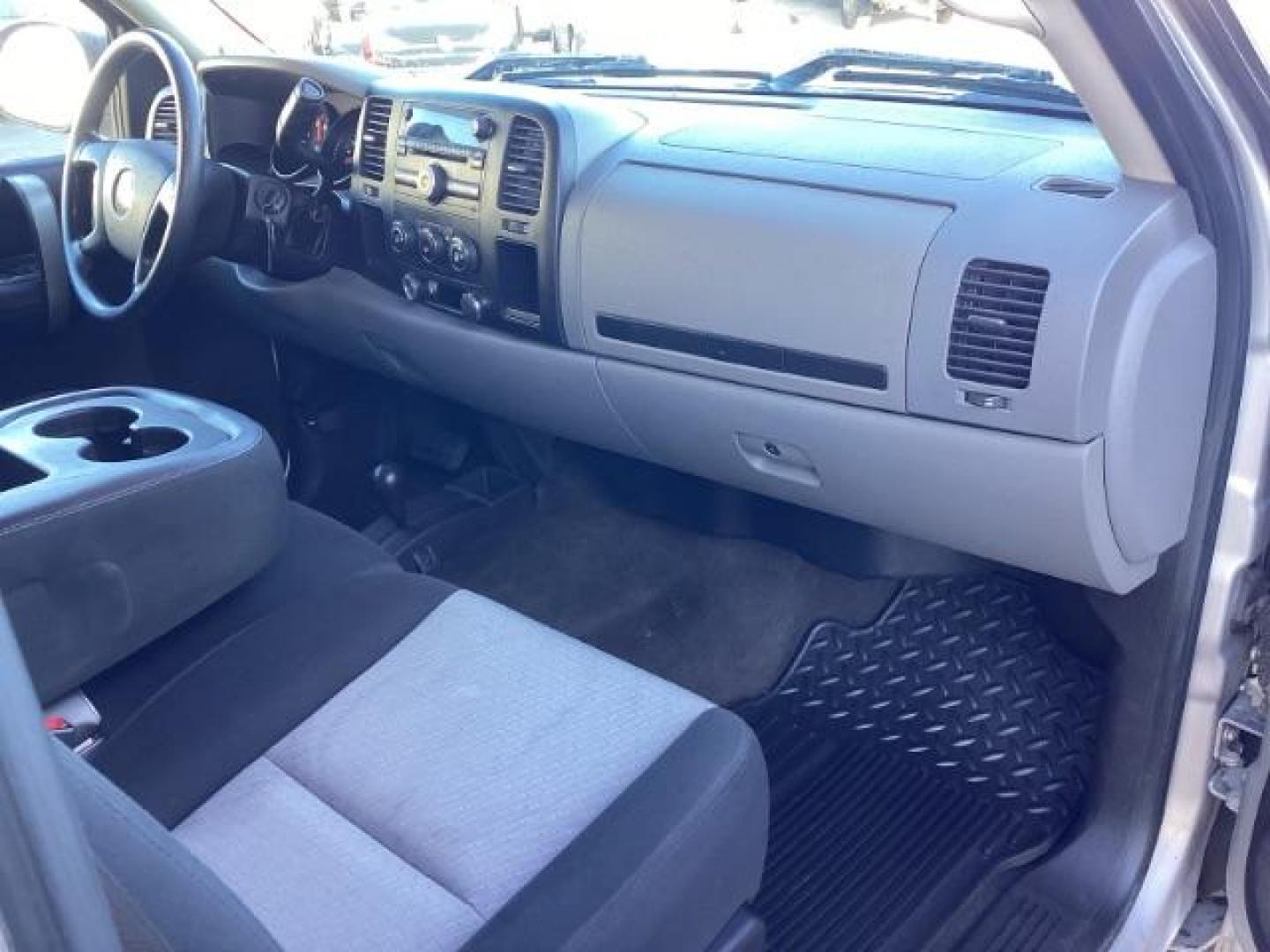 2009 pewter Chevrolet Silverado 1500 LS Crew Cab 4WD (3GCEK13C39G) with an 4.8L V8 OHV 16V engine, 4-Speed Automatic transmission, located at 1235 N Woodruff Ave., Idaho Falls, 83401, (208) 523-1053, 43.507172, -112.000488 - Photo#19