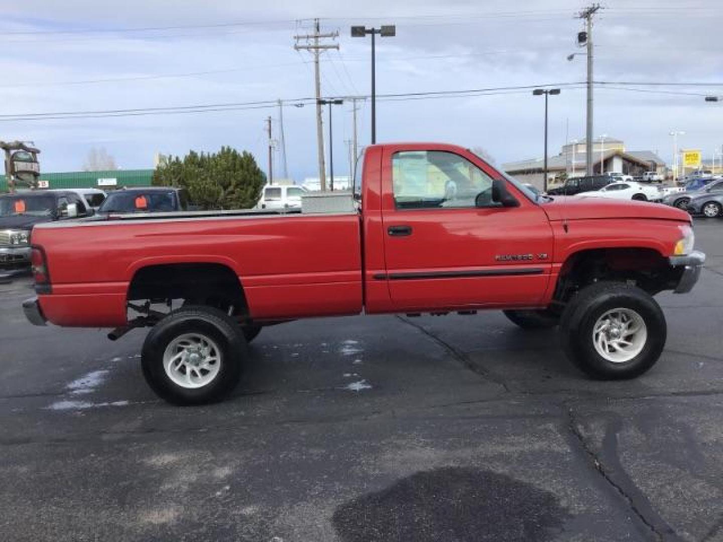 2001 /Agate Cloth Dodge Ram 1500 Reg. Cab Long Bed 4WD (1B7HF16Y11S) with an 5.2L V8 OHV 16V engine, located at 1235 N Woodruff Ave., Idaho Falls, 83401, (208) 523-1053, 43.507172, -112.000488 - At Timberline Auto it is always easy to find a great deal on your next vehicle! Our experienced sales staff can help find the right vehicle will fit your needs. Our knowledgeable finance department has options for almost any credit score. We offer many warranty contract options to protect you new pr - Photo#5