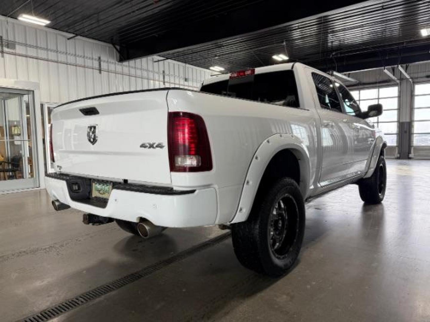 2014 WHITE /Black RAM 1500 Sport Crew Cab SWB 4WD (1C6RR7MT1ES) with an 5.7L V8 OHV 16V engine, 8-Speed Automatic transmission, located at 1235 N Woodruff Ave., Idaho Falls, 83401, (208) 523-1053, 43.507172, -112.000488 - Photo#24