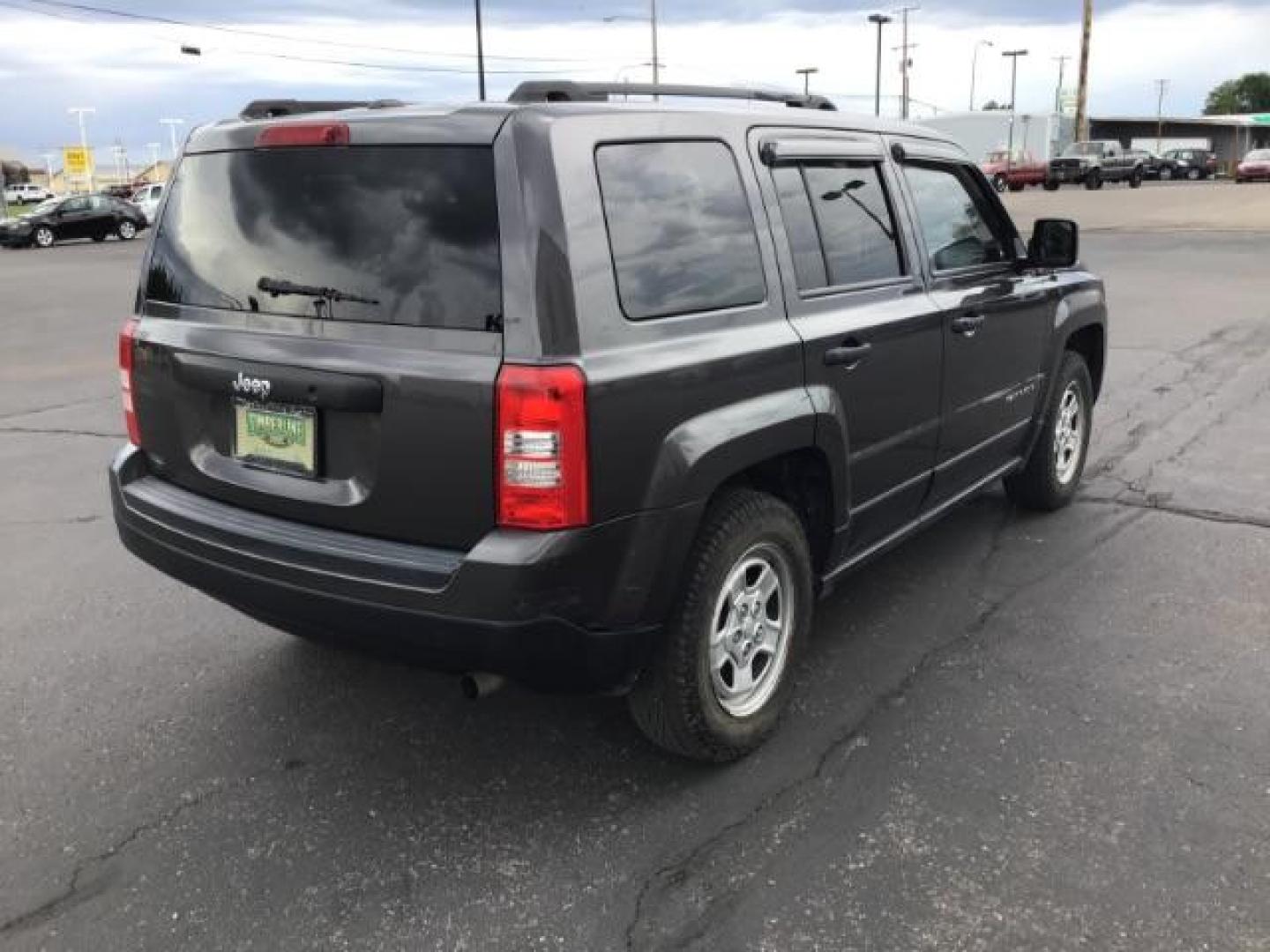 2017 GREY Jeep Patriot SPORT UTILITY 4-DR (1C4NJPBA4HD) with an 2.0L L4 DOHC 16V engine, Continuously Variable Transmission | 5-Speed Manua transmission, located at 1235 N Woodruff Ave., Idaho Falls, 83401, (208) 523-1053, 43.507172, -112.000488 - It only has 54,560 miles. FWD, cruise control , AM/FM CD Player. AC blows cold. 2.0 4 cyl. MPG 22 city / 26 hwy At Timberline Auto it is always easy to find a great deal on your next vehicle! Our experienced sales staff can help find the right vehicle will fit your needs. Our knowledgeable finance d - Photo#4