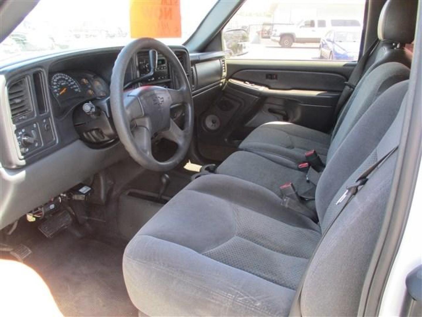 2005 WHITE /WHITE Chevrolet Silverado 2500HD LT Ext. Cab Long Bed 4WD (1GCHK29215E) with an 6.6L V8 OHV 32V TURBO DIESEL engine, located at 1235 N Woodruff Ave., Idaho Falls, 83401, (208) 523-1053, 43.507172, -112.000488 - This 2005 Chevrolet 2500, is 4x4, 6.6L V8 diesel. Has vinyl floor, 8 foot bed, that is Rhino Lined. Also has new tires. At Timberline Auto it is always easy to find a great deal on your next vehicle! Our experienced sales staff can help find the right vehicle will fit your needs. Our knowledgeable f - Photo#9