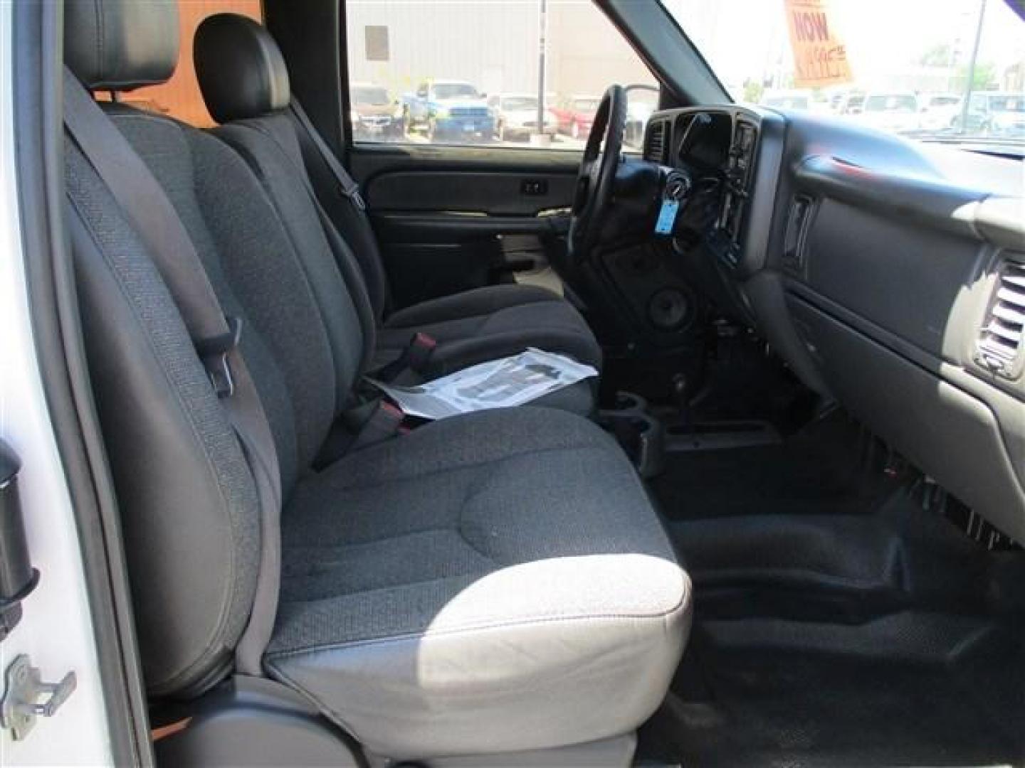 2005 WHITE /WHITE Chevrolet Silverado 2500HD LT Ext. Cab Long Bed 4WD (1GCHK29215E) with an 6.6L V8 OHV 32V TURBO DIESEL engine, located at 1235 N Woodruff Ave., Idaho Falls, 83401, (208) 523-1053, 43.507172, -112.000488 - This 2005 Chevrolet 2500, is 4x4, 6.6L V8 diesel. Has vinyl floor, 8 foot bed, that is Rhino Lined. Also has new tires. At Timberline Auto it is always easy to find a great deal on your next vehicle! Our experienced sales staff can help find the right vehicle will fit your needs. Our knowledgeable f - Photo#11