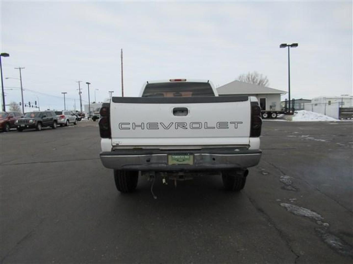 2005 WHITE /WHITE Chevrolet Silverado 2500HD LT Ext. Cab Long Bed 4WD (1GCHK29215E) with an 6.6L V8 OHV 32V TURBO DIESEL engine, located at 1235 N Woodruff Ave., Idaho Falls, 83401, (208) 523-1053, 43.507172, -112.000488 - This 2005 Chevrolet 2500, is 4x4, 6.6L V8 diesel. Has vinyl floor, 8 foot bed, that is Rhino Lined. Also has new tires. At Timberline Auto it is always easy to find a great deal on your next vehicle! Our experienced sales staff can help find the right vehicle will fit your needs. Our knowledgeable f - Photo#3