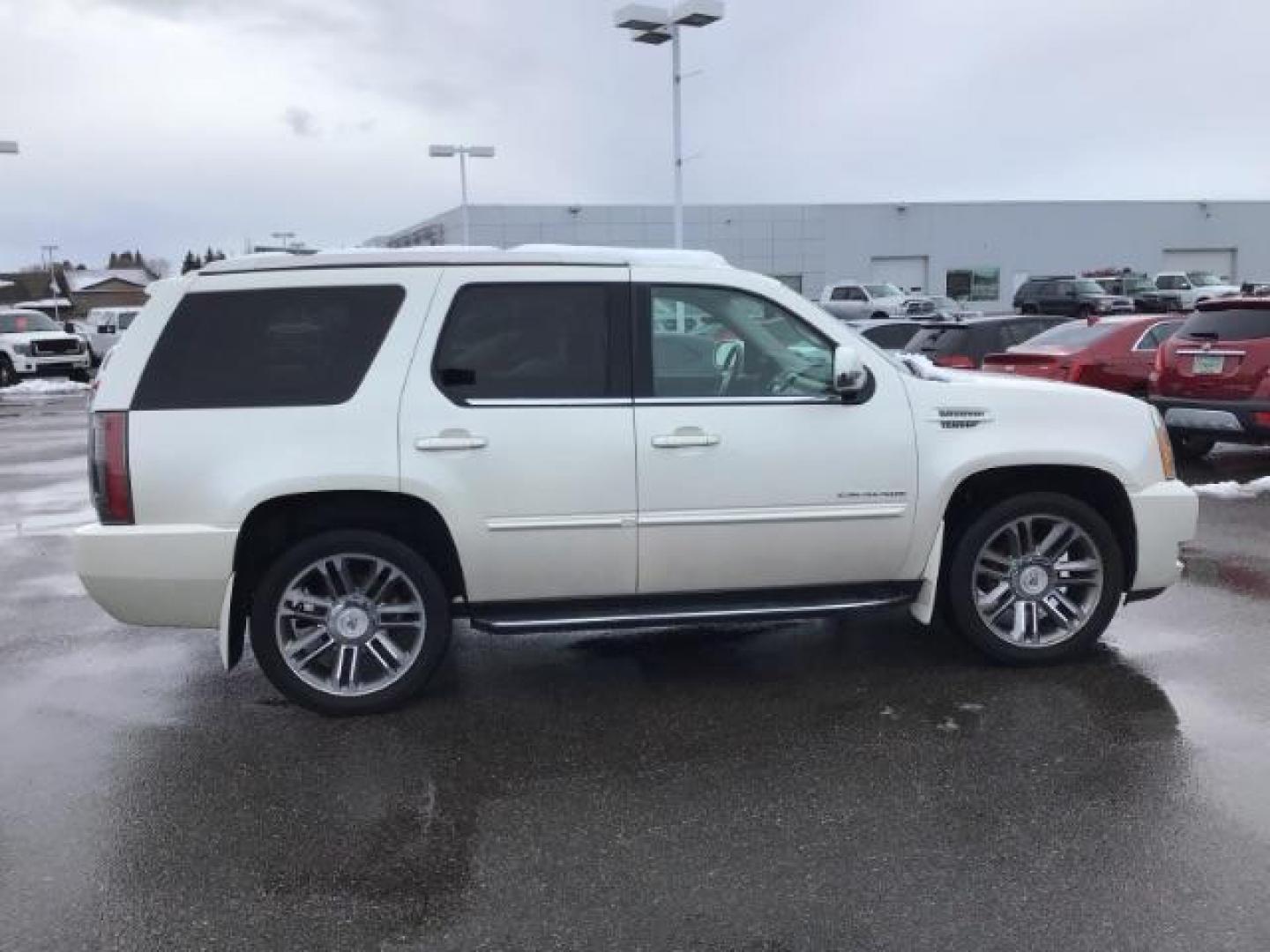 2012 WHITE /WHITE Cadillac Escalade AWD Luxury (1GYS4BEF2CR) with an 6.2L V8 OHV 16V FFV engine, 6-Speed Automatic transmission, located at 1235 N Woodruff Ave., Idaho Falls, 83401, (208) 523-1053, 43.507172, -112.000488 - This 2012 Cadillac Escalade Luxury 4x4, has the 6.2L motor. It has 117,000 miles. Comes with leather interior, heated seats, 3rd row seating, blue tooth audio, sunroof, power seats, and back up camera. At Timberline Auto it is always easy to find a great deal on your next vehicle! Our experienced sa - Photo#4