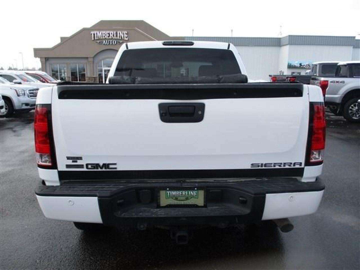 2012 WHITE /WHITE GMC Sierra 1500 Denali Crew Cab 4WD (3GTP2XE29CG) with an 6.2L V8 OHV 16V FFV engine, 6-Speed Automatic transmission, located at 1235 N Woodruff Ave., Idaho Falls, 83401, (208) 523-1053, 43.507172, -112.000488 - Photo#4