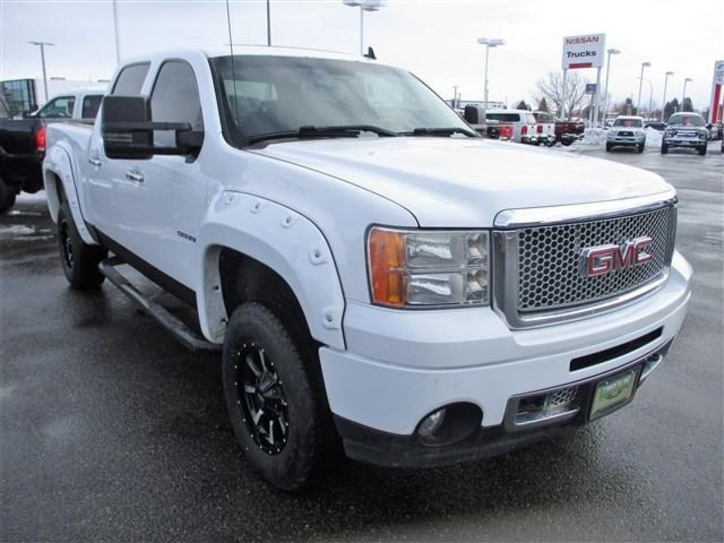 2012 WHITE /WHITE GMC Sierra 1500 Denali Crew Cab 4WD (3GTP2XE29CG) with an 6.2L V8 OHV 16V FFV engine, 6-Speed Automatic transmission, located at 1235 N Woodruff Ave., Idaho Falls, 83401, (208) 523-1053, 43.507172, -112.000488 - Photo#7