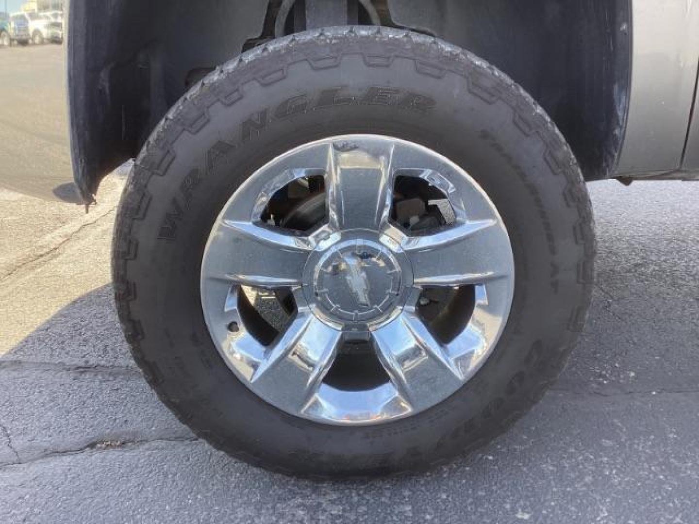 2013 Mocha Steel Metallic Chevrolet Silverado 1500 LT 4WD (1GCNKSE03DZ) with an 5.3L V8 OHV 16V FFV engine, located at 1235 N Woodruff Ave., Idaho Falls, 83401, (208) 523-1053, 43.507172, -112.000488 - Photo#10