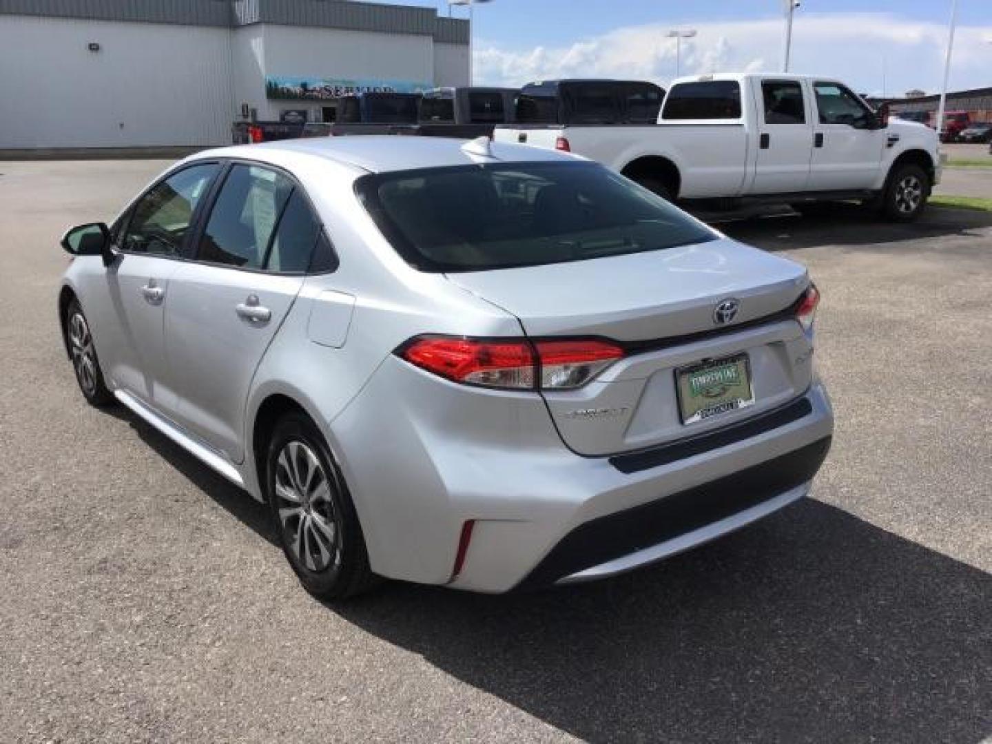 2022 SILVER /Gray, cloth Toyota Corolla LE Hybrid (JTDEAMDE3N3) with an 1.8L L4 DOHC 16V HYBRID engine, Automatic transmission, located at 1235 N Woodruff Ave., Idaho Falls, 83401, (208) 523-1053, 43.507172, -112.000488 - It is the HYBRID model with over 60 MPG!! The car comes with full sized rubber floor mats, a large touch screen display, blind spot monitor, newer tires with 90% tread, steering wheel mounted controls, push to start, back up camera, lane departure, collision avoidance, and so much more! At timberli - Photo#3