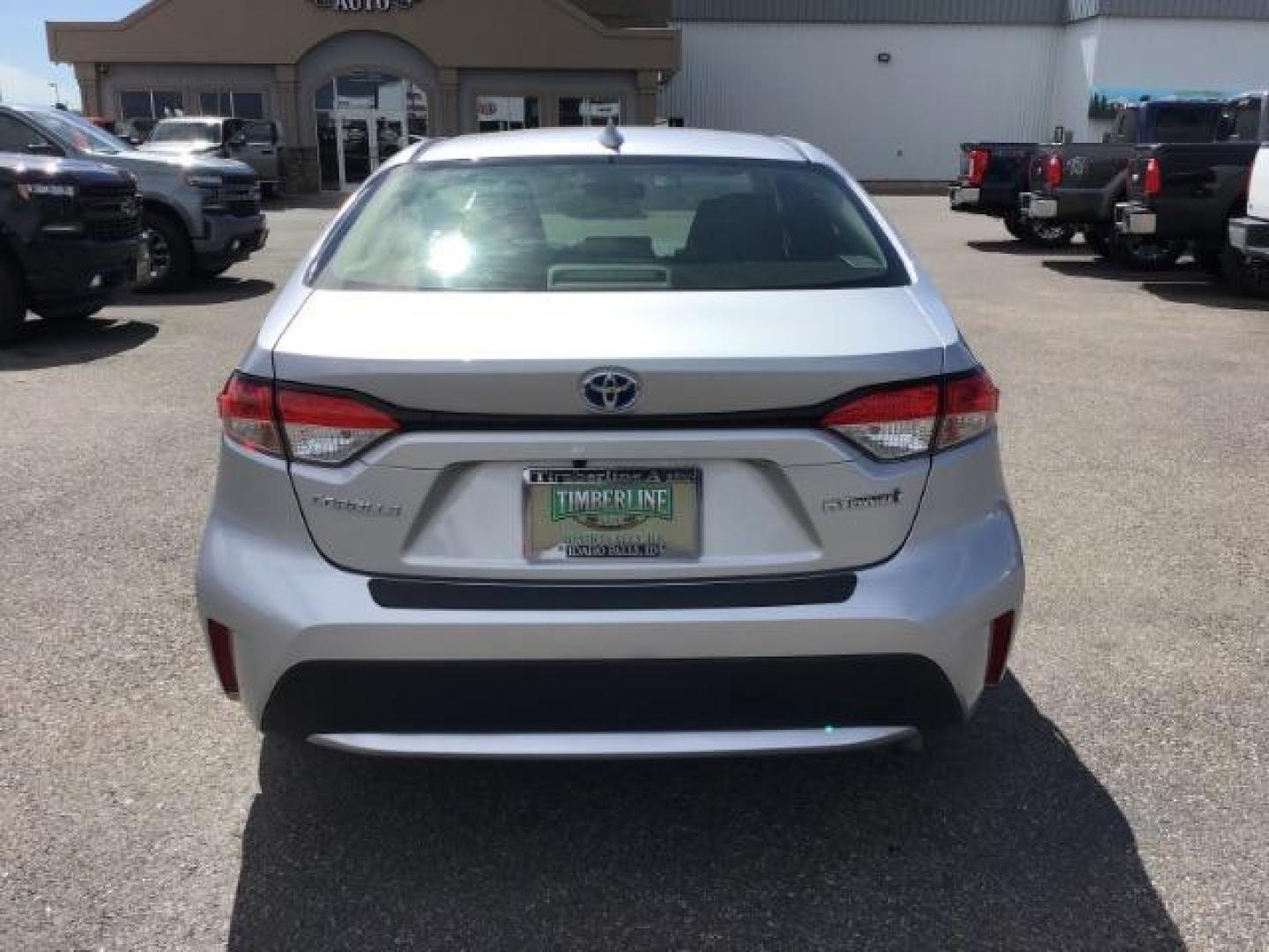 2022 SILVER /Gray, cloth Toyota Corolla LE Hybrid (JTDEAMDE3N3) with an 1.8L L4 DOHC 16V HYBRID engine, Automatic transmission, located at 1235 N Woodruff Ave., Idaho Falls, 83401, (208) 523-1053, 43.507172, -112.000488 - It is the HYBRID model with over 60 MPG!! The car comes with full sized rubber floor mats, a large touch screen display, blind spot monitor, newer tires with 90% tread, steering wheel mounted controls, push to start, back up camera, lane departure, collision avoidance, and so much more! At timberli - Photo#4