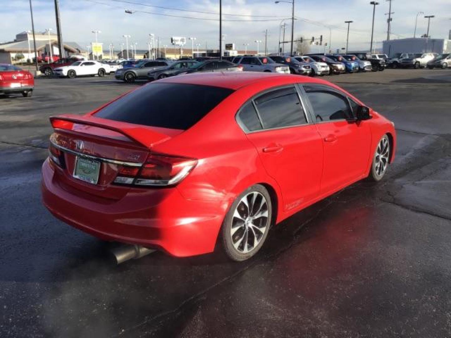 2013 Rallye Red /Black Cloth Interior Honda Civic Si Sedan 6-Speed MT (2HGFB6E55DH) with an 2.0L L4 DOHC 16V engine, 6-Speed Manual transmission, located at 1235 N Woodruff Ave., Idaho Falls, 83401, (208) 523-1053, 43.507172, -112.000488 - Photo#4