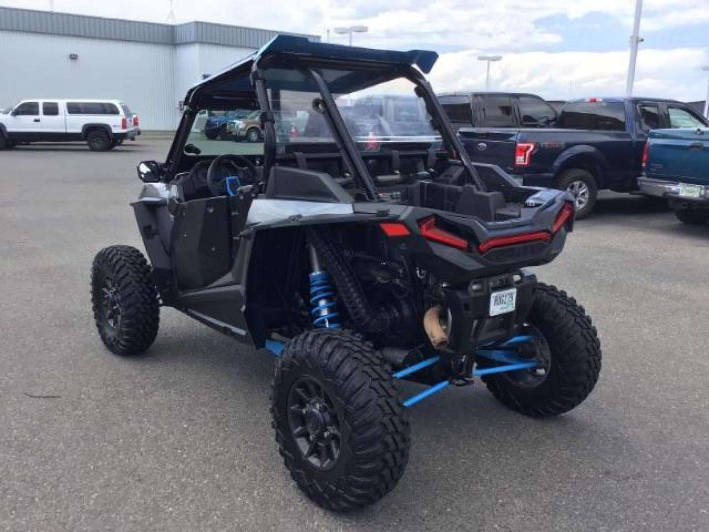 2019 BLUE /BLACK VINYL Polaris RZR XP Turbo EPS - (3NSVDE920KF) , AUTOMATIC transmission, located at 1235 N Woodruff Ave., Idaho Falls, 83401, (208) 523-1053, 43.507172, -112.000488 - Here is a mechanically stock 2019 RZR XP Turbo with low miles! This side-by-side is very clean and in great condition! Come on in and check it out! At Timberline Auto it is always easy to find a great deal on your next vehicle! Our experienced sales staff can help find the right vehicle that will fi - Photo#3