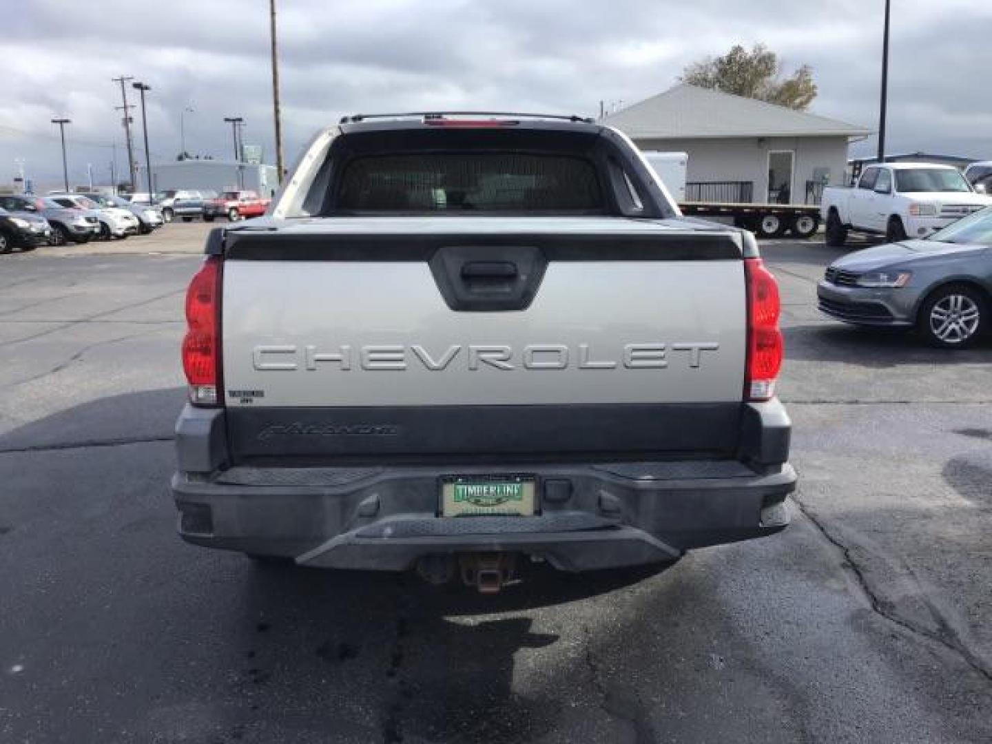 2004 Silver Birch Metallic /Dark Charcoal Cloth Interior Chevrolet Avalanche 1500 4WD (3GNEK12TX4G) with an 5.3L V8 OHV 16V engine, 4-Speed Automatic transmission, located at 1235 N Woodruff Ave., Idaho Falls, 83401, (208) 523-1053, 43.507172, -112.000488 - This 2004 Chevrolet Avalanche LTZ is Fully loaded. At Timberline Auto it is always easy to find a great deal on your next vehicle! Our experienced sales staff can help find the right vehicle will fit your needs. Our knowledgeable finance department has options for almost any credit score. We offer m - Photo#29