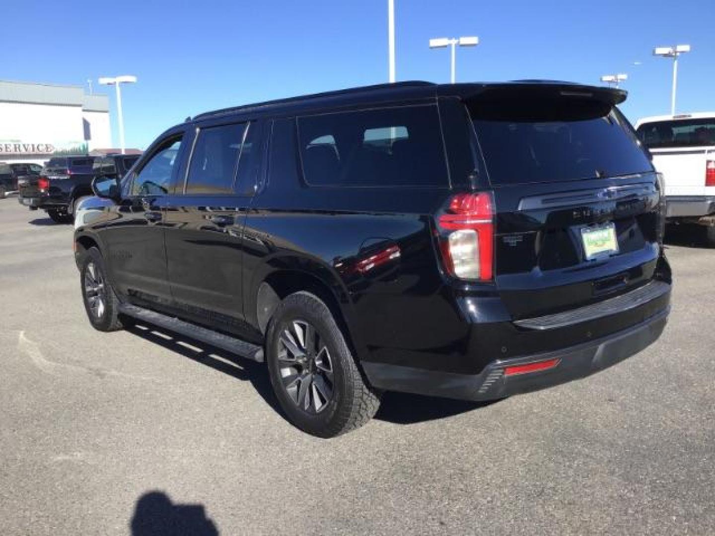 2022 Black /Jet Black Chevrolet Suburban Z71 (1GNSKDKDXNR) with an 5.3L V8 OHV 16V engine, 10-Speed Automatic transmission, located at 1235 N Woodruff Ave., Idaho Falls, 83401, (208) 523-1053, 43.507172, -112.000488 - Photo#2