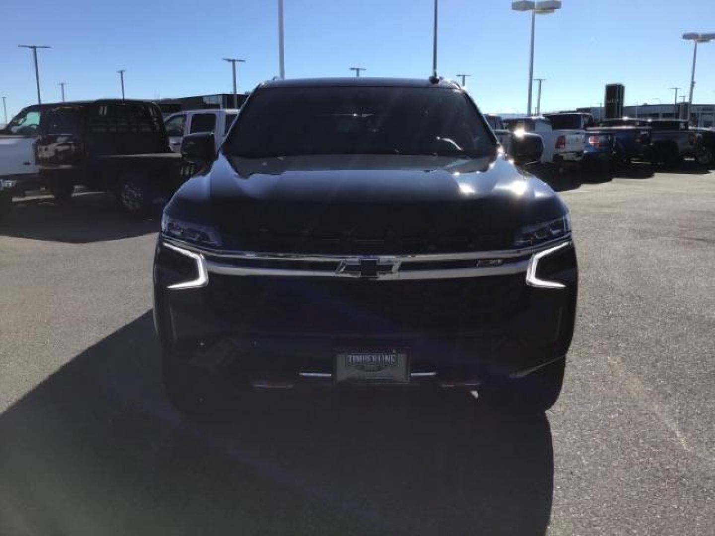 2022 Black /Jet Black Chevrolet Suburban Z71 (1GNSKDKDXNR) with an 5.3L V8 OHV 16V engine, 10-Speed Automatic transmission, located at 1235 N Woodruff Ave., Idaho Falls, 83401, (208) 523-1053, 43.507172, -112.000488 - Photo#6