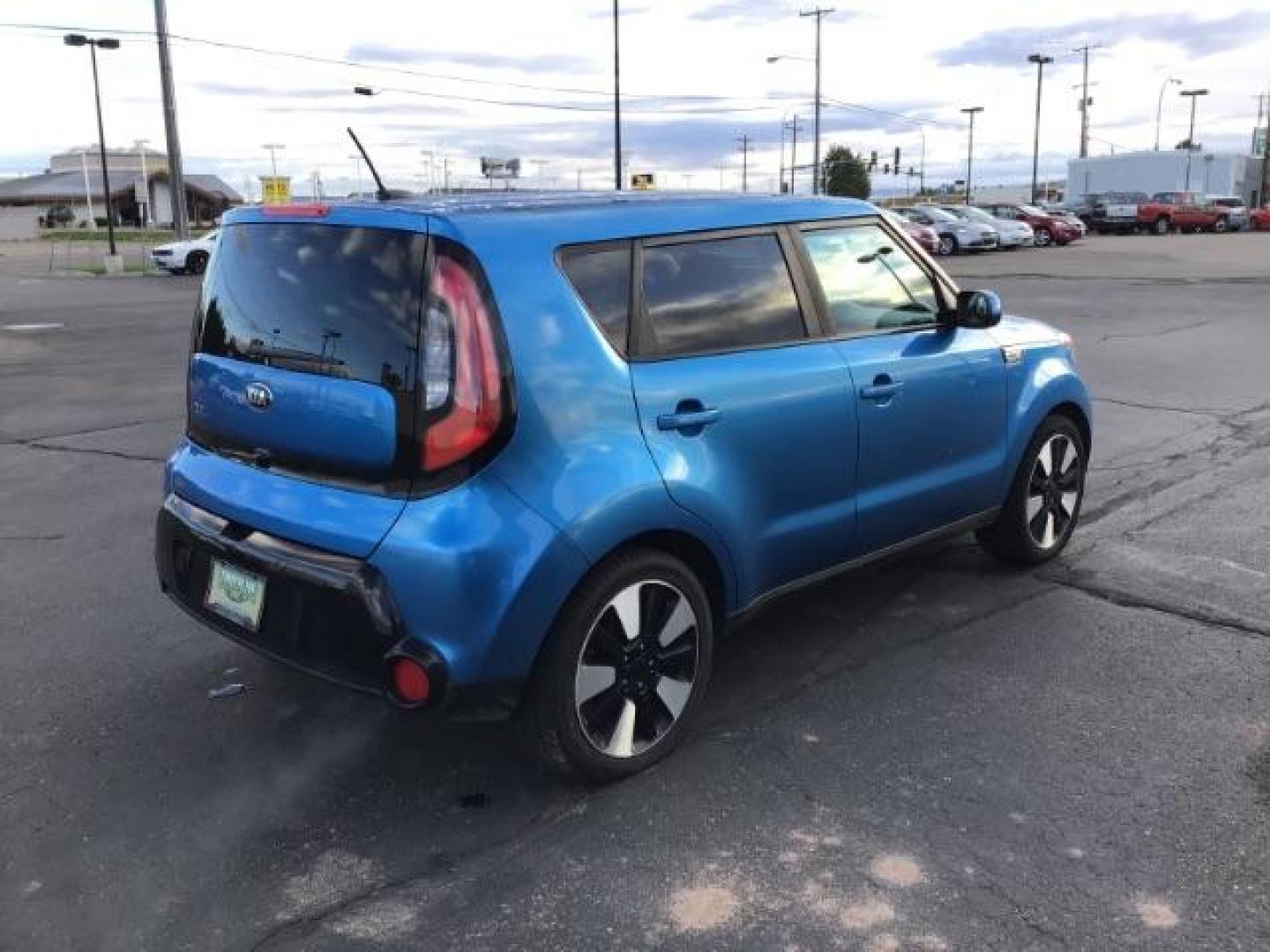 2016 Fathom Blue /Black, cloth Kia Soul + w/Eco Package (KNDJP3A56G7) with an 2.0L L4 DOHC 16V engine, 6-Speed Automatic transmission, located at 1235 N Woodruff Ave., Idaho Falls, 83401, (208) 523-1053, 43.507172, -112.000488 - At Timberline Auto it is always easy to find a great deal on your next vehicle! Our experienced sales staff can help find the right vehicle will fit your needs. Our knowledgeable finance department has options for almost any credit score. We offer many warranty contract options to protect you new pr - Photo#4