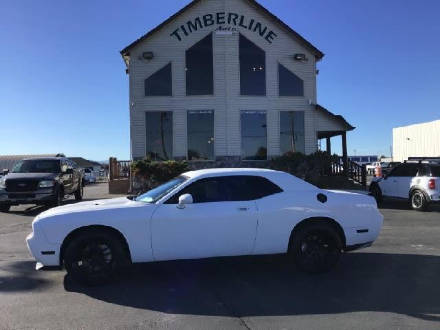 2010 Stone White /Dark Slate Gray Cloth Interior Dodge Challenger R/T (2B3CJ5DT5AH) with an 5.7L V8 OHV 16V engine, 4-Speed Automatic transmission, located at 1235 N Woodruff Ave., Idaho Falls, 83401, (208) 523-1053, 43.507172, -112.000488 - At Timberline Auto it is always easy to find a great deal on your next vehicle! Our experienced sales staff can help find the right vehicle will fit your needs. Our knowledgeable finance department has options for almost any credit score. We offer many warranty contract options to protect you new pr - Photo#1