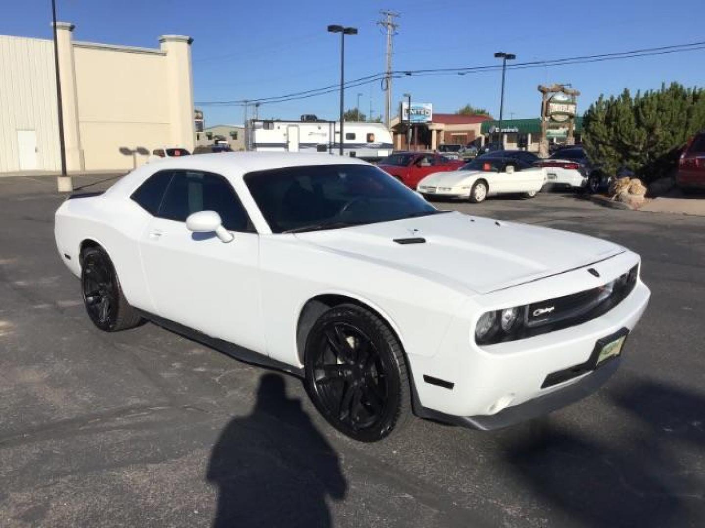 2010 Stone White /Dark Slate Gray Cloth Interior Dodge Challenger R/T (2B3CJ5DT5AH) with an 5.7L V8 OHV 16V engine, 4-Speed Automatic transmission, located at 1235 N Woodruff Ave., Idaho Falls, 83401, (208) 523-1053, 43.507172, -112.000488 - At Timberline Auto it is always easy to find a great deal on your next vehicle! Our experienced sales staff can help find the right vehicle will fit your needs. Our knowledgeable finance department has options for almost any credit score. We offer many warranty contract options to protect you new pr - Photo#5