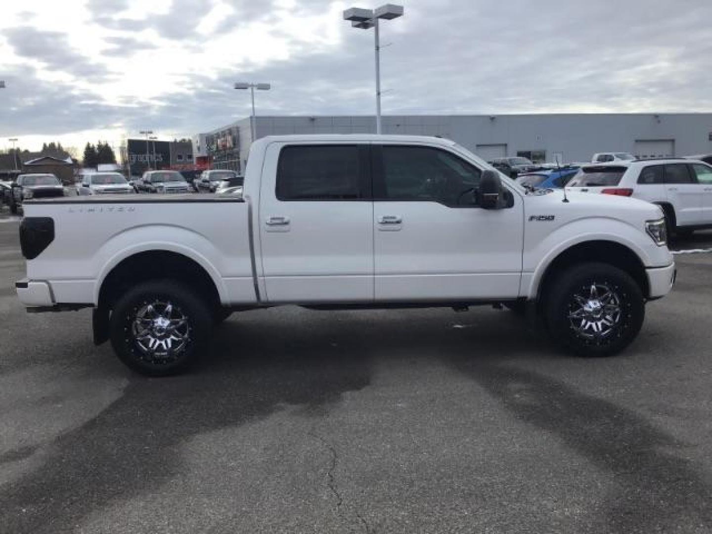 2014 White Platinum Met TC /Black Ford F-150 Platinum SuperCrew 6.5-ft. Bed 4WD (1FTFW1ET2EF) with an 3.5L V6 TURBO engine, 6-Speed Automatic transmission, located at 1235 N Woodruff Ave., Idaho Falls, 83401, (208) 523-1053, 43.507172, -112.000488 - This 2014 Ford F150 Limited, has the 3.5L Ecoboost motor. It has 86,000 miles. It comes with leather interior, heated and cooled seats, dual power seats, back up camera, sunroof, and remote start. At Timberline Auto it is always easy to find a great deal on your next vehicle! Our experienced sales s - Photo#5