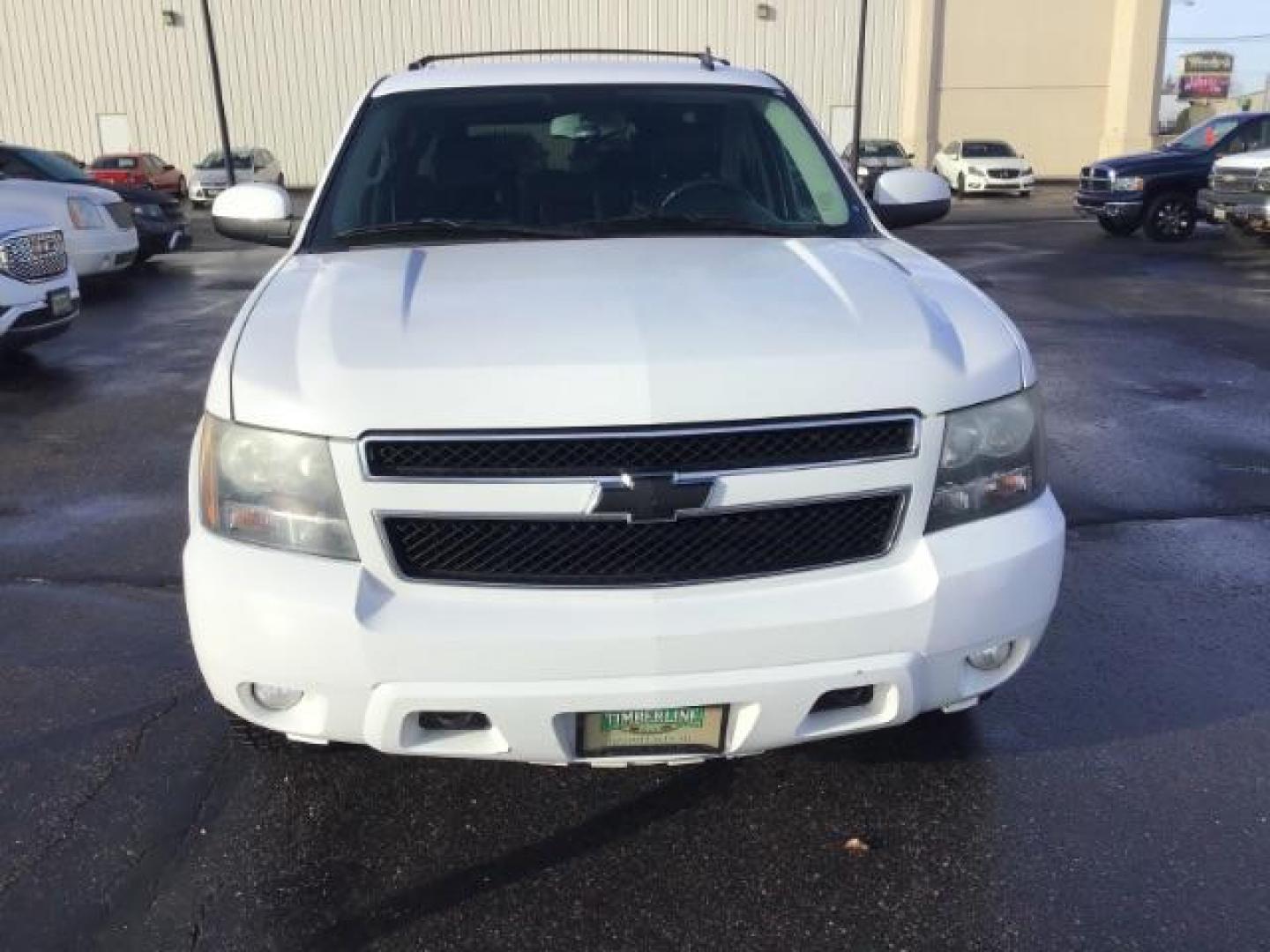 2009 Summit White /Light Titanium/Dark Titanium Cloth Interior Chevrolet Suburban LT1 1500 4WD (1GNFK26399R) with an 5.3L V8 OHV 16V FFV engine, 6-Speed Automatic transmission, located at 1235 N Woodruff Ave., Idaho Falls, 83401, (208) 523-1053, 43.507172, -112.000488 - This 2009 Chevrolet Suburban LT, has the 5.3L V8. It has leather interior, powered seats, cruise control, and 3rd row seating. At Timberline Auto it is always easy to find a great deal on your next vehicle! Our experienced sales staff can help find the right vehicle will fit your needs. Our knowledg - Photo#7