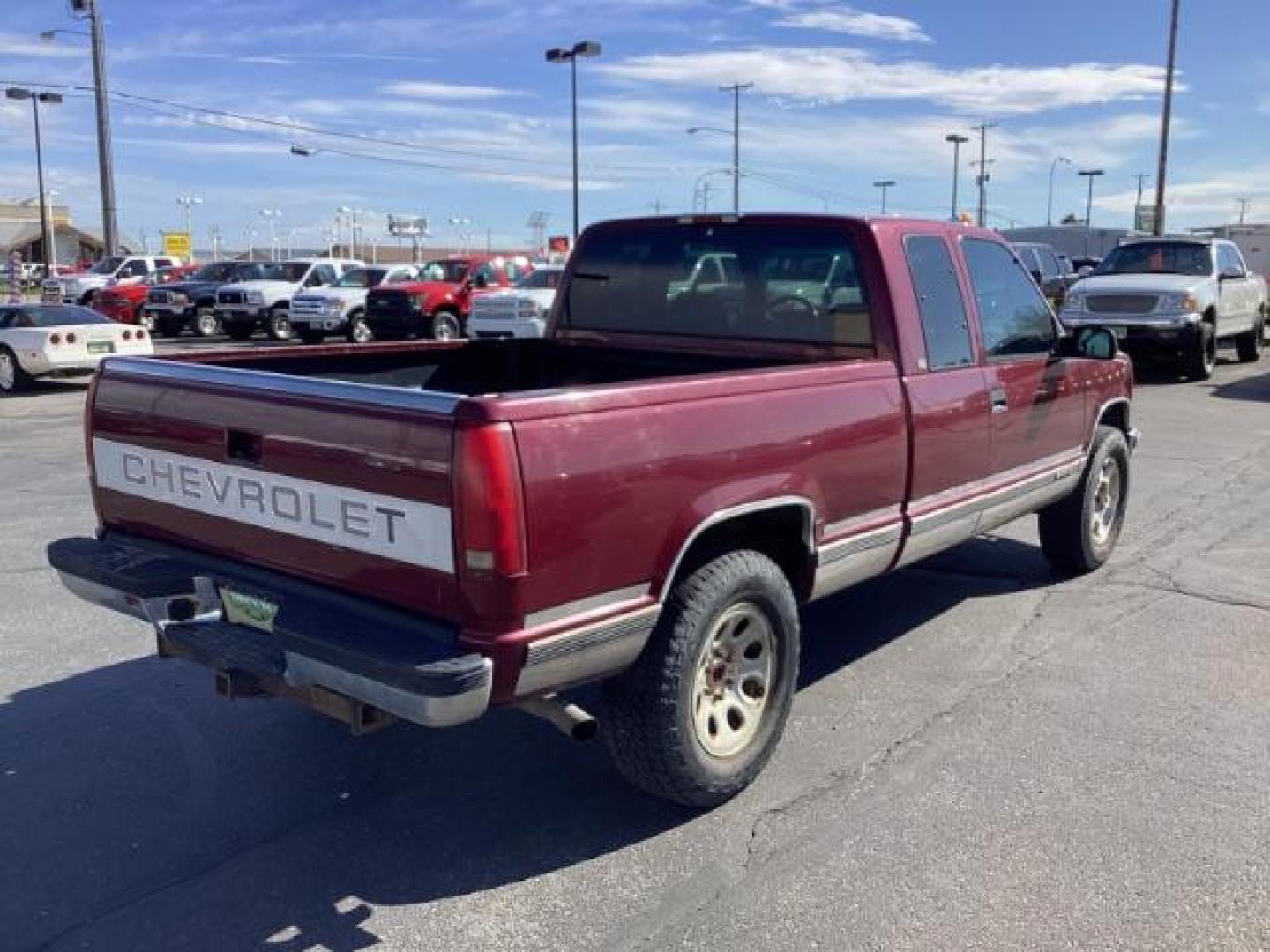 1996 Chevrolet C/K 1500 Ext. Cab 6.5-ft. Bed 4WD (1GCEK19R1TE) with an 5.7L V8 OHV 16V engine, located at 1235 N Woodruff Ave., Idaho Falls, 83401, (208) 523-1053, 43.507172, -112.000488 - The 1996 Chevrolet C/K 1500, often referred to as the Chevy Silverado, was a popular full-size pickup truck known for its durability and reliability. Here are the key features you could find in the 1996 Chevy C/K 1500: Engine Options: 4.3-liter V6 engine producing around 200 horsepower and 260 lb- - Photo#4