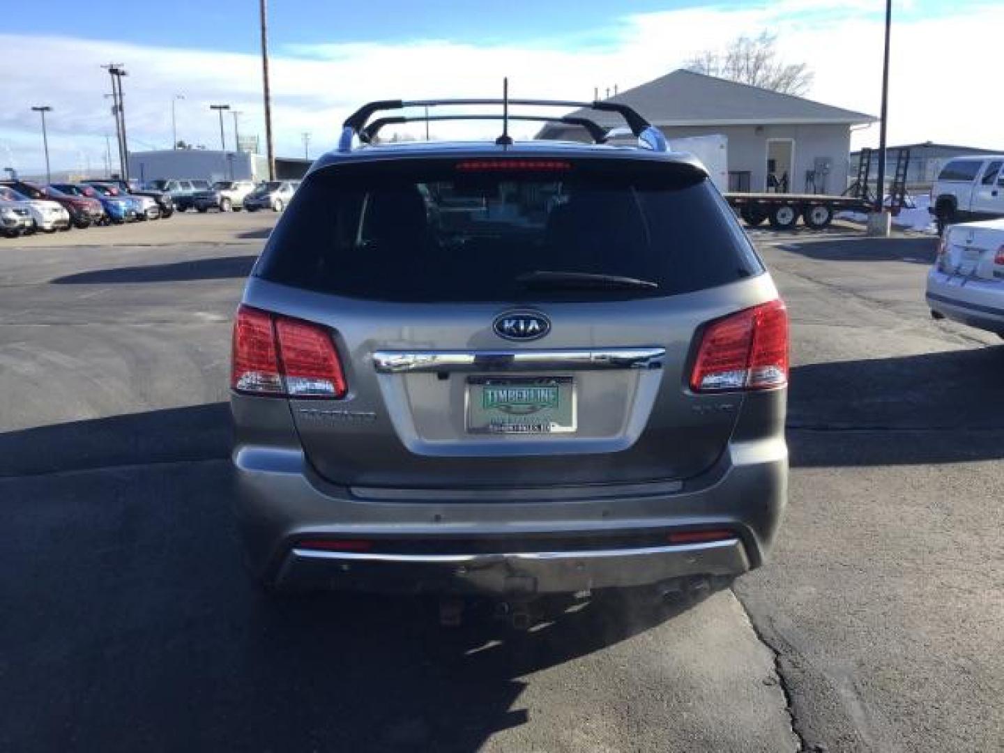 2013 Titanium Silver Kia Sorento SX 4WD (5XYKWDA25DG) with an 3.5L V6 DOHC 24V engine, 6-Speed Automatic transmission, located at 1235 N Woodruff Ave., Idaho Falls, 83401, (208) 523-1053, 43.507172, -112.000488 - This 2013 Kia Sorento SX, has the V6 motor. It has 169,000 miles. It comes with leather interior, heated and cooled seats. power seats, dual sunroofs, blue tooth, and navigation. At Timberline Auto it is always easy to find a great deal on your next vehicle! Our experienced sales staff can help find - Photo#4