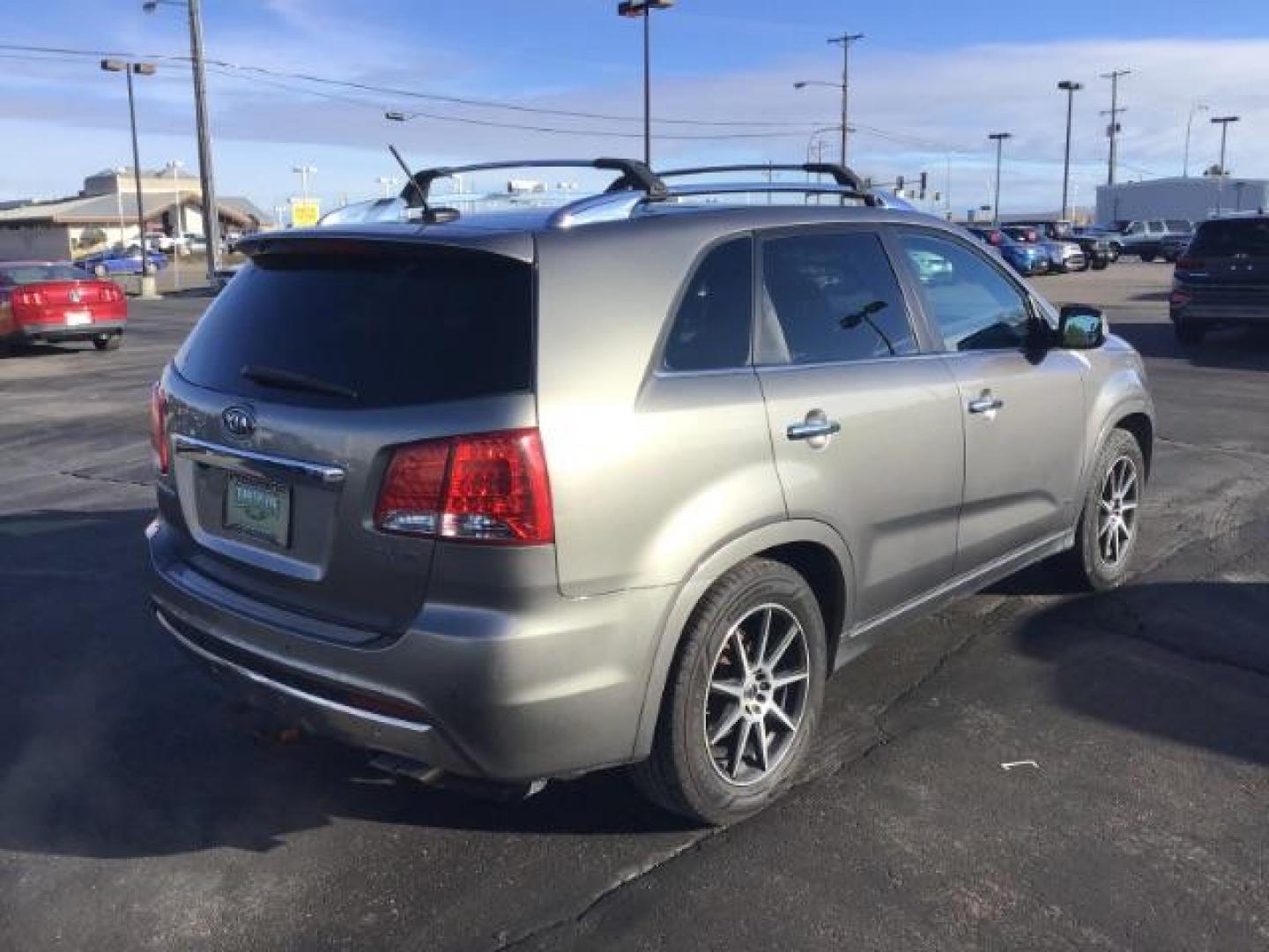 2013 Titanium Silver Kia Sorento SX 4WD (5XYKWDA25DG) with an 3.5L V6 DOHC 24V engine, 6-Speed Automatic transmission, located at 1235 N Woodruff Ave., Idaho Falls, 83401, (208) 523-1053, 43.507172, -112.000488 - This 2013 Kia Sorento SX, has the V6 motor. It has 169,000 miles. It comes with leather interior, heated and cooled seats. power seats, dual sunroofs, blue tooth, and navigation. At Timberline Auto it is always easy to find a great deal on your next vehicle! Our experienced sales staff can help find - Photo#5