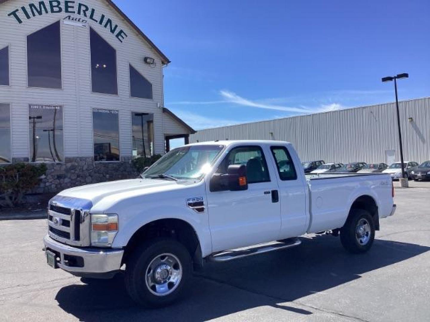 2008 Oxford White Ford F-250 SD EXTENDED CAB PICKUP 4-DR (1FTSX21R68E) with an 6.4L V8 OHV 32V TURBO DIESEL engine, 5-Speed Automatic transmission, located at 1235 N Woodruff Ave., Idaho Falls, 83401, (208) 523-1053, 43.507172, -112.000488 - This 2008 Ford F250 XLT has the 6.4L diesel motor. It has fixed running boards, cloth interior, AM/FM CD stereo, keyless remote, power locks, power windows, and integrated trailer brake. At Timberline Auto it is always easy to find a great deal on your next vehicle! Our experienced sales staff can h - Photo#26