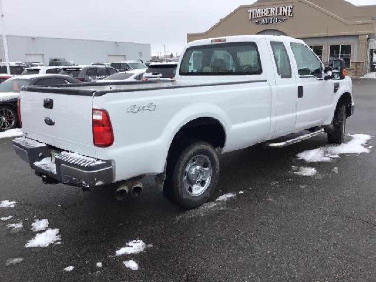 2008 Oxford White Ford F-250 SD EXTENDED CAB PICKUP 4-DR (1FTSX21R68E) with an 6.4L V8 OHV 32V TURBO DIESEL engine, 5-Speed Automatic transmission, located at 1235 N Woodruff Ave., Idaho Falls, 83401, (208) 523-1053, 43.507172, -112.000488 - This 2008 Ford F250 XLT has the 6.4L diesel motor. It has fixed running boards, cloth interior, AM/FM CD stereo, keyless remote, power locks, power windows, and integrated trailer brake. At Timberline Auto it is always easy to find a great deal on your next vehicle! Our experienced sales staff can h - Photo#4