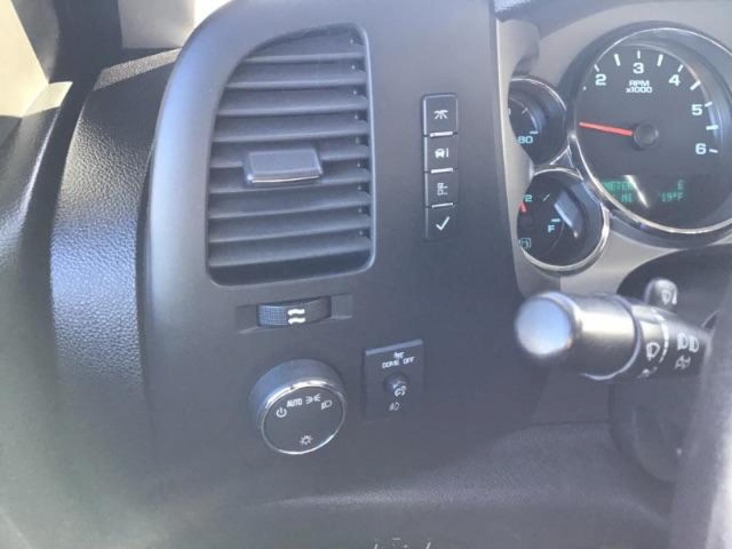 2012 White Diamond /Ebony Cloth Interior Chevrolet Silverado 1500 LT Crew Cab 4WD (3GCPKSE70CG) with an 5.3L V8 OHV 16V FFV engine, 6-Speed Automatic transmission, located at 1235 N Woodruff Ave., Idaho Falls, 83401, (208) 523-1053, 43.507172, -112.000488 - This 2012 Chevrolet 1500 LT, has the 5.3L V8 motor. It has 216,000 miles. It is 4x4, Comes with Power seats, cruise control, AM / FM CD stereo. At Timberline Auto it is always easy to find a great deal on your next vehicle! Our experienced sales staff can help find the right vehicle will fit your ne - Photo#13