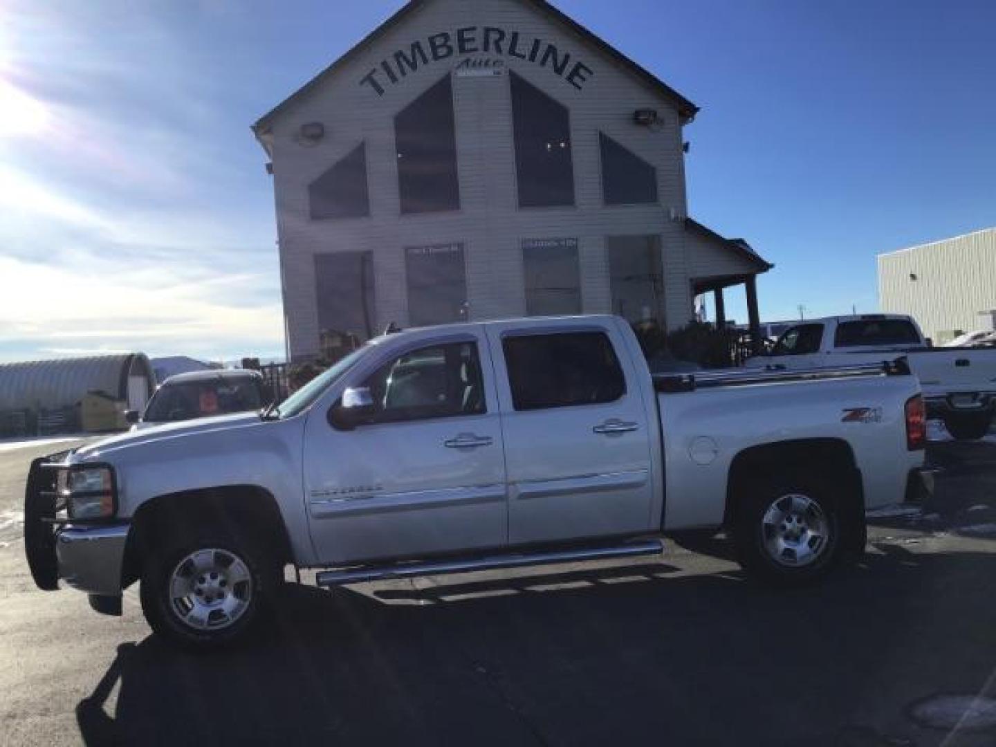 2012 White Diamond /Ebony Cloth Interior Chevrolet Silverado 1500 LT Crew Cab 4WD (3GCPKSE70CG) with an 5.3L V8 OHV 16V FFV engine, 6-Speed Automatic transmission, located at 1235 N Woodruff Ave., Idaho Falls, 83401, (208) 523-1053, 43.507172, -112.000488 - This 2012 Chevrolet 1500 LT, has the 5.3L V8 motor. It has 216,000 miles. It is 4x4, Comes with Power seats, cruise control, AM / FM CD stereo. At Timberline Auto it is always easy to find a great deal on your next vehicle! Our experienced sales staff can help find the right vehicle will fit your ne - Photo#1