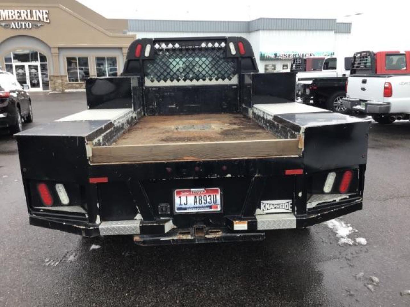 2016 WHITE /CLOTH Ford F-550 Crew Cab DRW 4WD (1FD0W5HT8GE) with an 6.7L V8 OHV 16V DIESEL engine, AUTOMATIC transmission, located at 1235 N Woodruff Ave., Idaho Falls, 83401, (208) 523-1053, 43.507172, -112.000488 - This 2016 Ford F550 4x4 XL, has the 6.7L Power stroke Diesel Motor. It has 113,000 miles. It is a local consignment. Comes with a flat bed, and all the compartments, to haul all of your tools. It has cloth interior, cruise control, blue tooth audio, and bench seat. At Timberline Auto it is always e - Photo#3