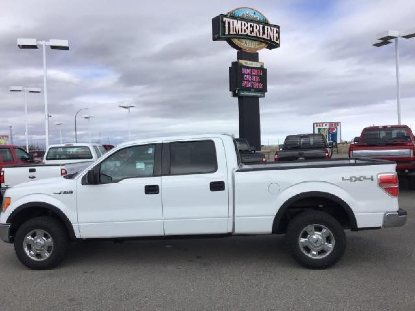 2011 Oxford White /Steel Gray Cloth Interior Ford F-150 XLT SuperCrew 6.5-ft. Bed 4WD (1FTFW1EF6BF) with an 5.0L V8 engine, 6-Speed Automatic transmission, located at 1235 N Woodruff Ave., Idaho Falls, 83401, (208) 523-1053, 43.507172, -112.000488 - This 2011 Ford F150 XLT 4x4, has the 5.0 motor. It has 98,000 miles. Comes with cloth seats, keyless entry, power locks and windows, and cruise control. At Timberline Auto it is always easy to find a great deal on your next vehicle! Our experienced sales staff can help find the right vehicle that wi - Photo#1