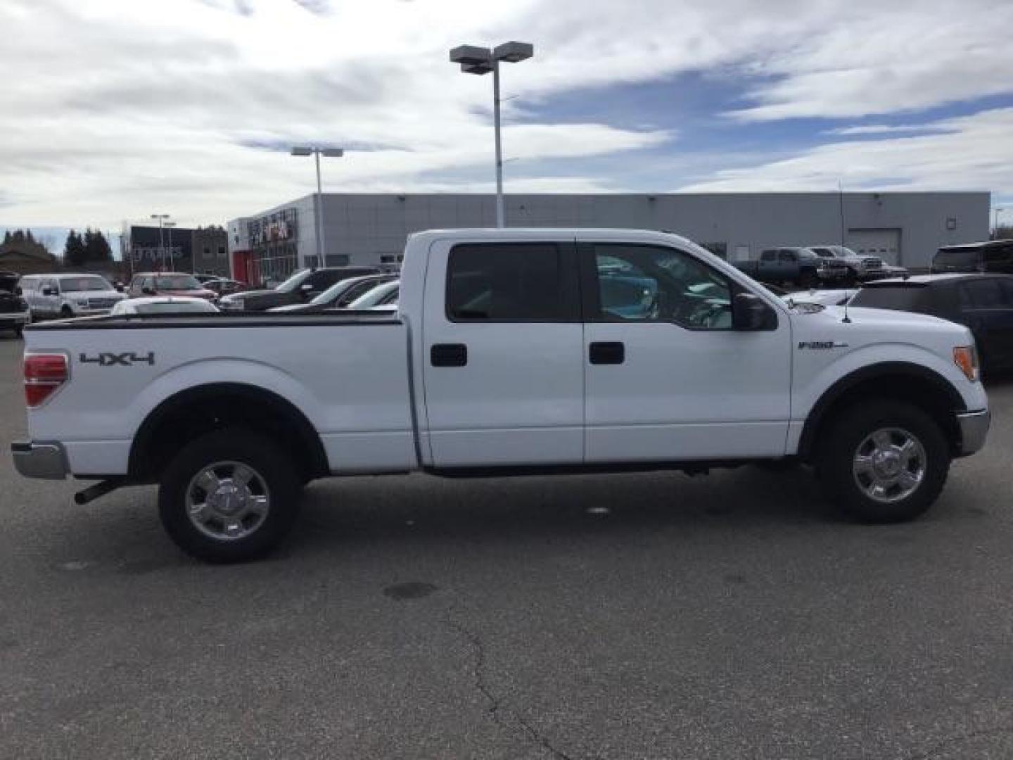 2011 Oxford White /Steel Gray Cloth Interior Ford F-150 XLT SuperCrew 6.5-ft. Bed 4WD (1FTFW1EF6BF) with an 5.0L V8 engine, 6-Speed Automatic transmission, located at 1235 N Woodruff Ave., Idaho Falls, 83401, (208) 523-1053, 43.507172, -112.000488 - This 2011 Ford F150 XLT 4x4, has the 5.0 motor. It has 98,000 miles. Comes with cloth seats, keyless entry, power locks and windows, and cruise control. At Timberline Auto it is always easy to find a great deal on your next vehicle! Our experienced sales staff can help find the right vehicle that wi - Photo#5