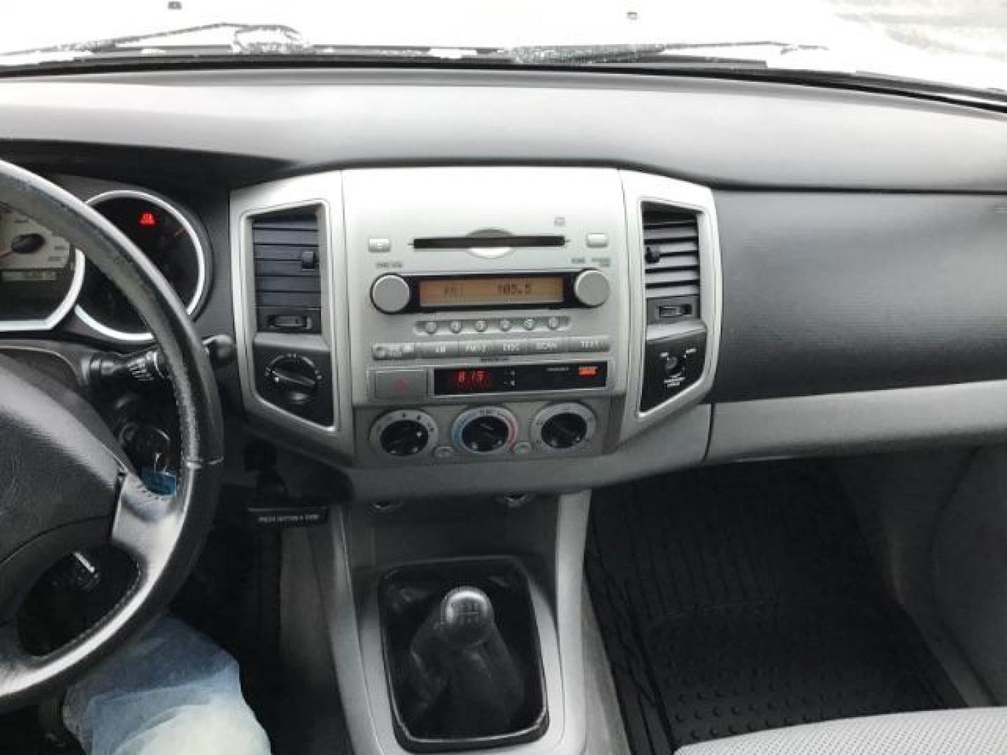 2007 Silver Streak Mica /Graphite Cloth Interior Toyota Tacoma Access Cab V6 Auto 4WD (5TEUU42N97Z) with an 4.0L V6 DOHC 24V engine, MANUAL transmission, located at 1235 N Woodruff Ave., Idaho Falls, 83401, (208) 523-1053, 43.507172, -112.000488 - Photo#10