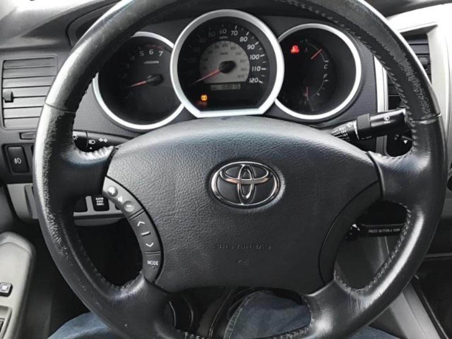 2007 Silver Streak Mica /Graphite Cloth Interior Toyota Tacoma Access Cab V6 Auto 4WD (5TEUU42N97Z) with an 4.0L V6 DOHC 24V engine, MANUAL transmission, located at 1235 N Woodruff Ave., Idaho Falls, 83401, (208) 523-1053, 43.507172, -112.000488 - Photo#14