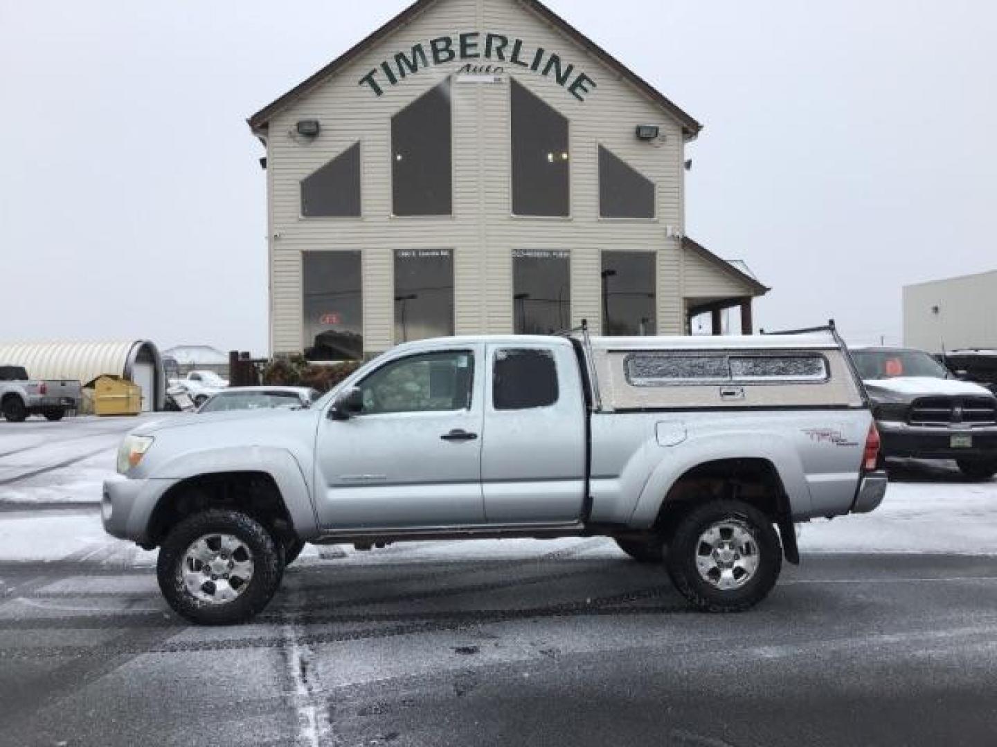 2007 Silver Streak Mica /Graphite Cloth Interior Toyota Tacoma Access Cab V6 Auto 4WD (5TEUU42N97Z) with an 4.0L V6 DOHC 24V engine, MANUAL transmission, located at 1235 N Woodruff Ave., Idaho Falls, 83401, (208) 523-1053, 43.507172, -112.000488 - Photo#1