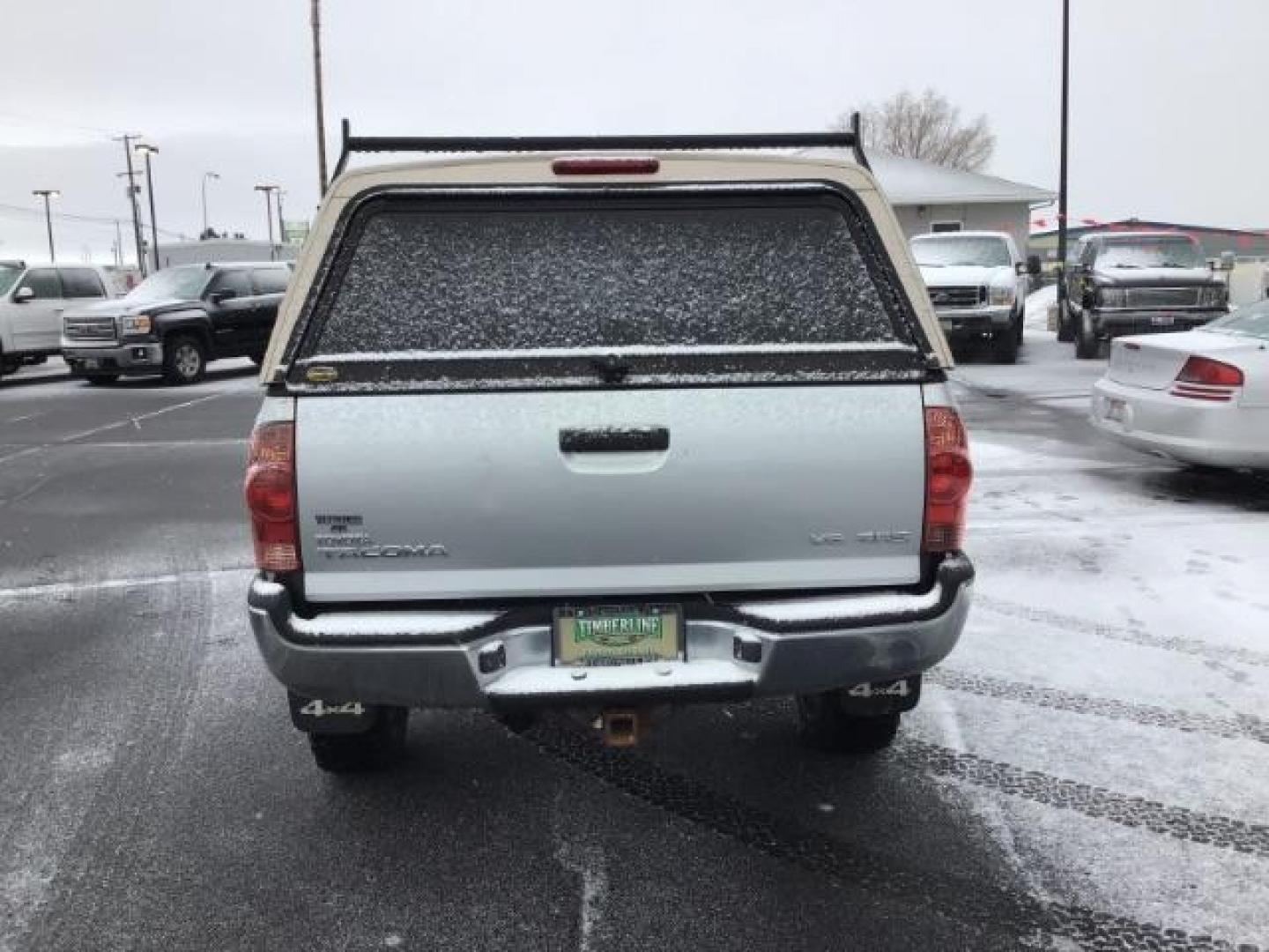 2007 Silver Streak Mica /Graphite Cloth Interior Toyota Tacoma Access Cab V6 Auto 4WD (5TEUU42N97Z) with an 4.0L V6 DOHC 24V engine, MANUAL transmission, located at 1235 N Woodruff Ave., Idaho Falls, 83401, (208) 523-1053, 43.507172, -112.000488 - Photo#3