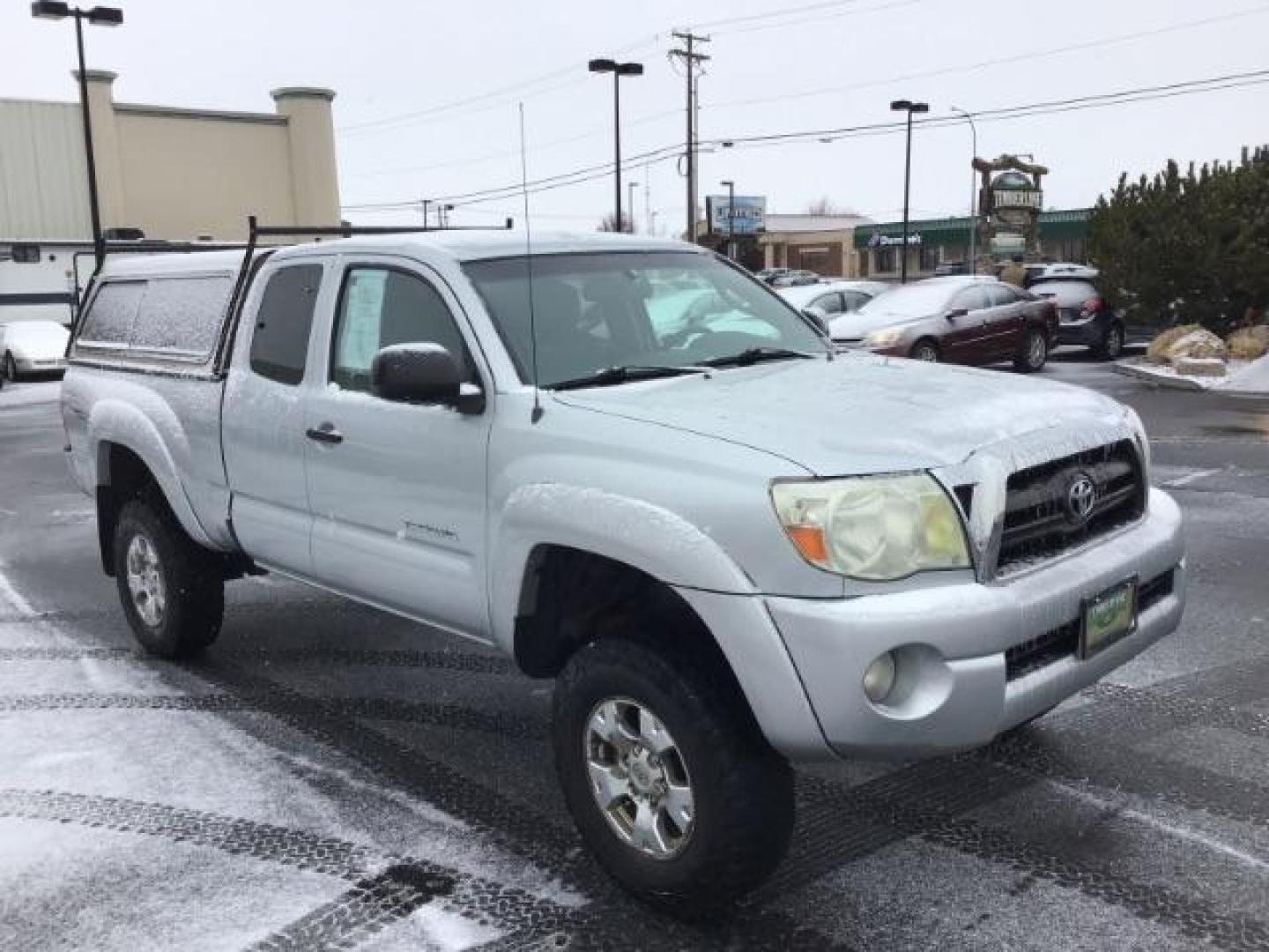 2007 Silver Streak Mica /Graphite Cloth Interior Toyota Tacoma Access Cab V6 Auto 4WD (5TEUU42N97Z) with an 4.0L V6 DOHC 24V engine, MANUAL transmission, located at 1235 N Woodruff Ave., Idaho Falls, 83401, (208) 523-1053, 43.507172, -112.000488 - Photo#6