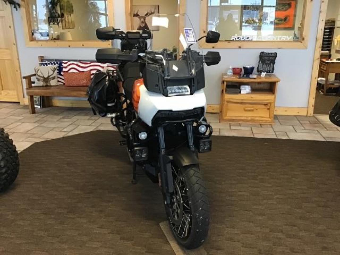 2021 ORANGE Harley-Davidson RA1250 S - (1HD1ZES1XMB) , located at 1235 N Woodruff Ave., Idaho Falls, 83401, (208) 523-1053, 43.507172, -112.000488 - This 2021 Harley Davidson RA 250S, has low miles. It has 1141 miles. It is a local trade in. Has all of the bags to put all of your travel gear in. At Timberline Auto it is always easy to find a great deal on your next vehicle! Our experienced sales staff can help find the right vehicle that will fi - Photo#6