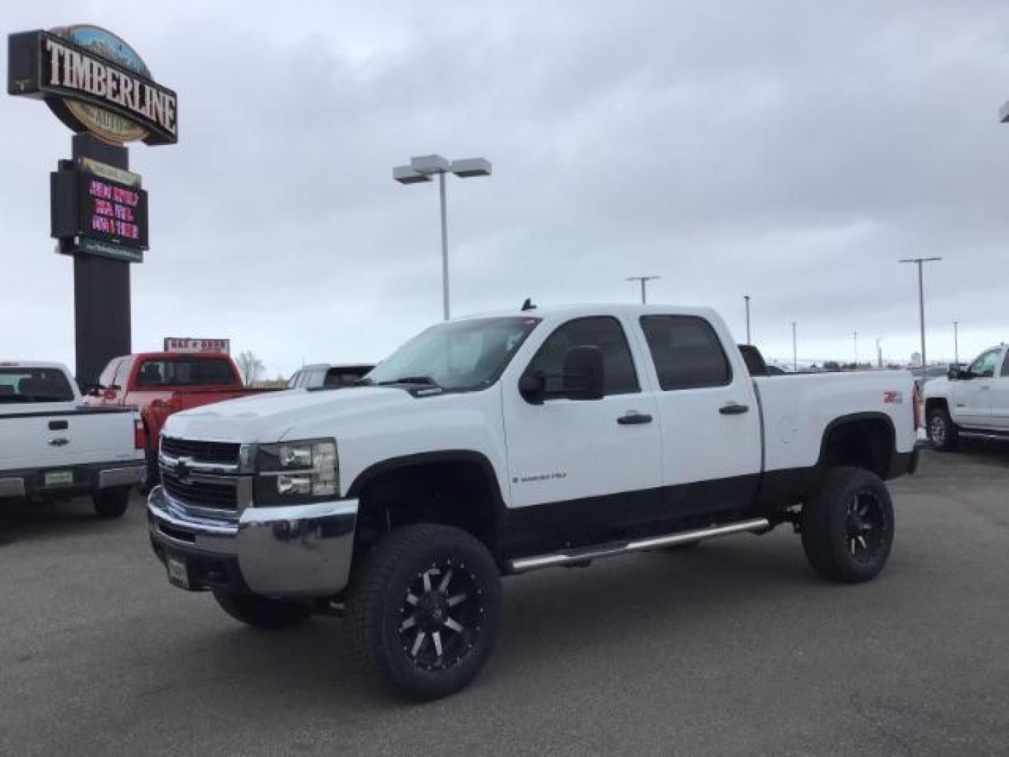 2008 Summit White /Light Titanium/Ebony Cloth Interior Chevrolet Silverado 2500HD LT1 Crew Cab Std. Box 4WD (1GCHK23638F) with an 6.6L V8 OHV 32V TURBO DIESEL engine, 6-Speed Automatic transmission, located at 1235 N Woodruff Ave., Idaho Falls, 83401, (208) 523-1053, 43.507172, -112.000488 - This 2008 Chevrolet 2500 LT1 4x4, has the 6.6L duramax, It comes with cloth interior, integrated brake control, cruise control, power driver seat, power windows and locks. At Timberline Auto it is always easy to find a great deal on your next vehicle! Our experienced sales staff can help find the ri - Photo#0